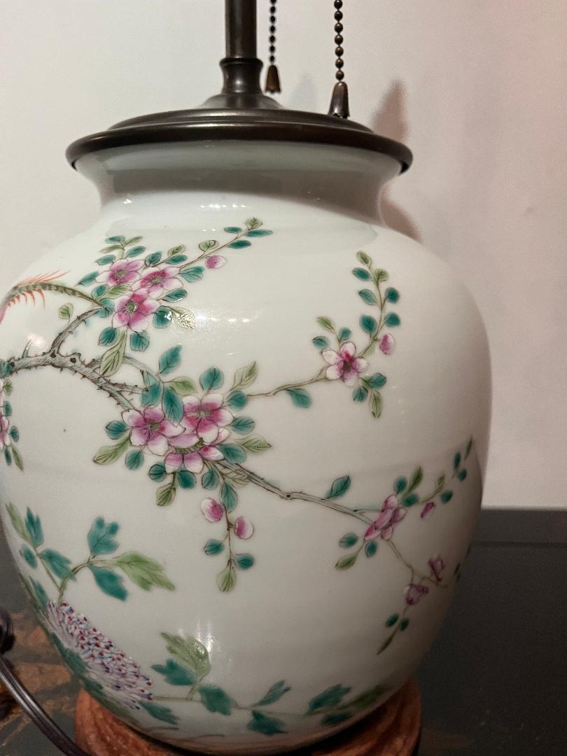 Späte Qing oder frühe Republik Chinesisch Vögel & Blumen Vase Lampe im Angebot 2