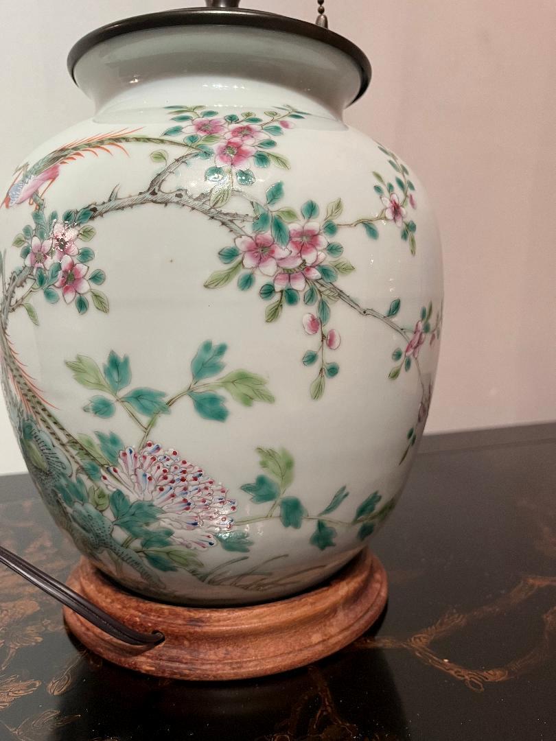 Späte Qing oder frühe Republik Chinesisch Vögel & Blumen Vase Lampe im Angebot 3