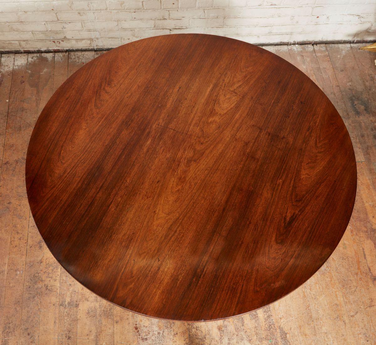 Anglais Table centrale de style Régence tardive en vente