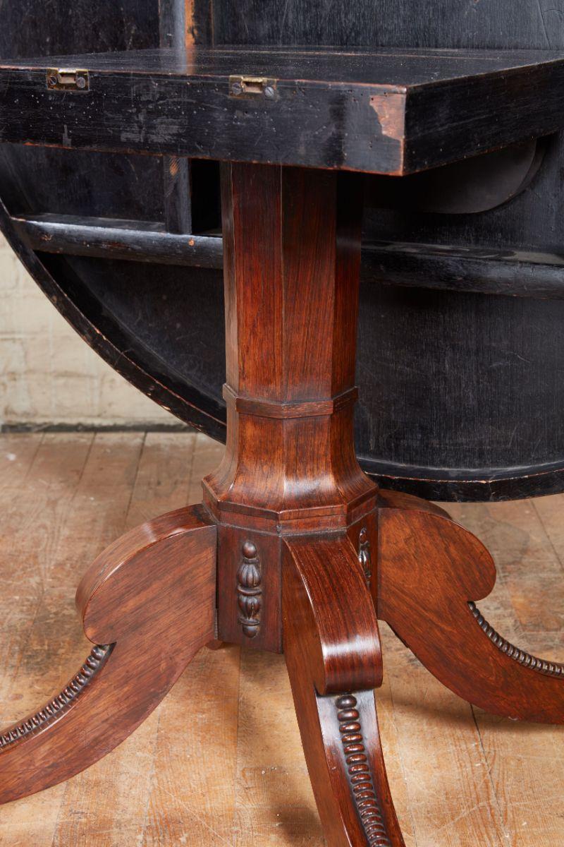Travail du bois Table centrale de style Régence tardive en vente