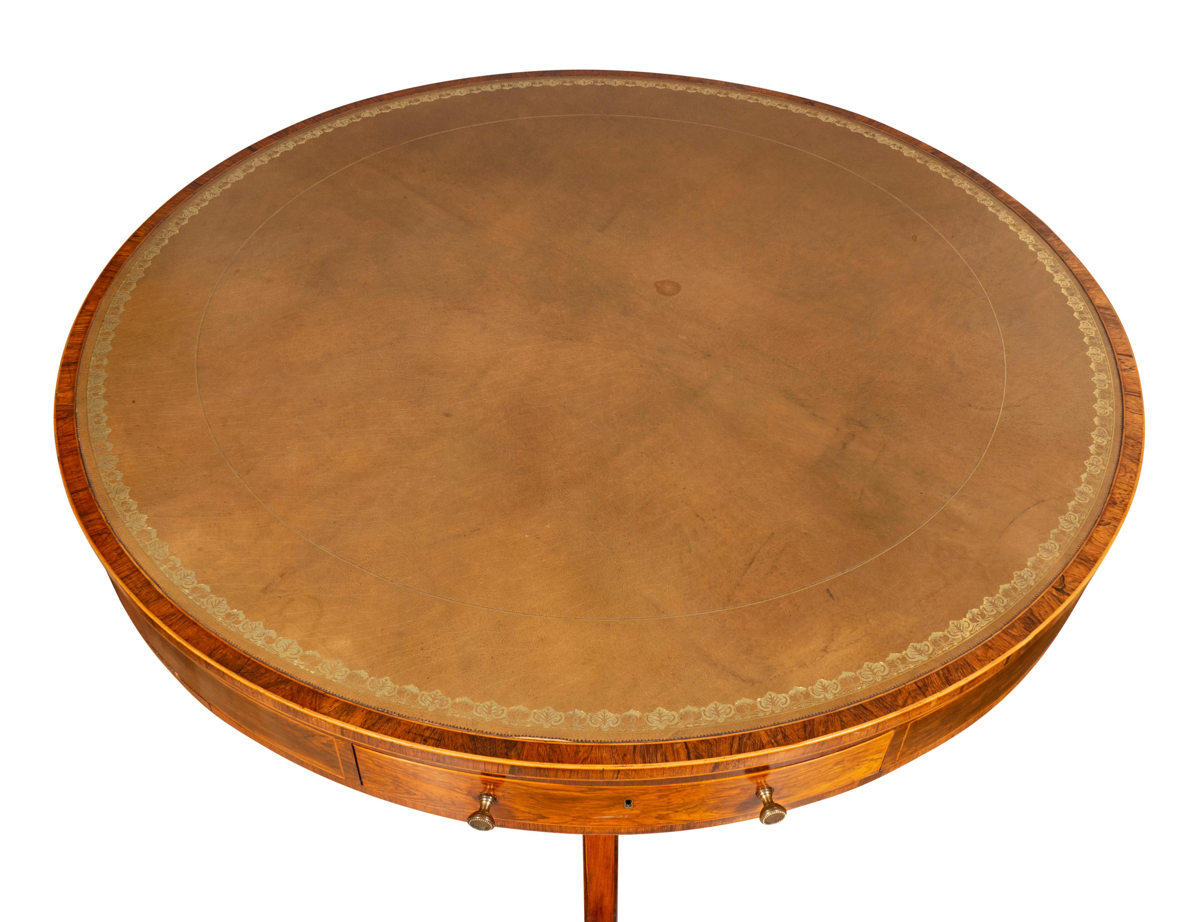 Table à tambour en acajou et palissandre de la fin de la Régence Bon état - En vente à Essex, MA