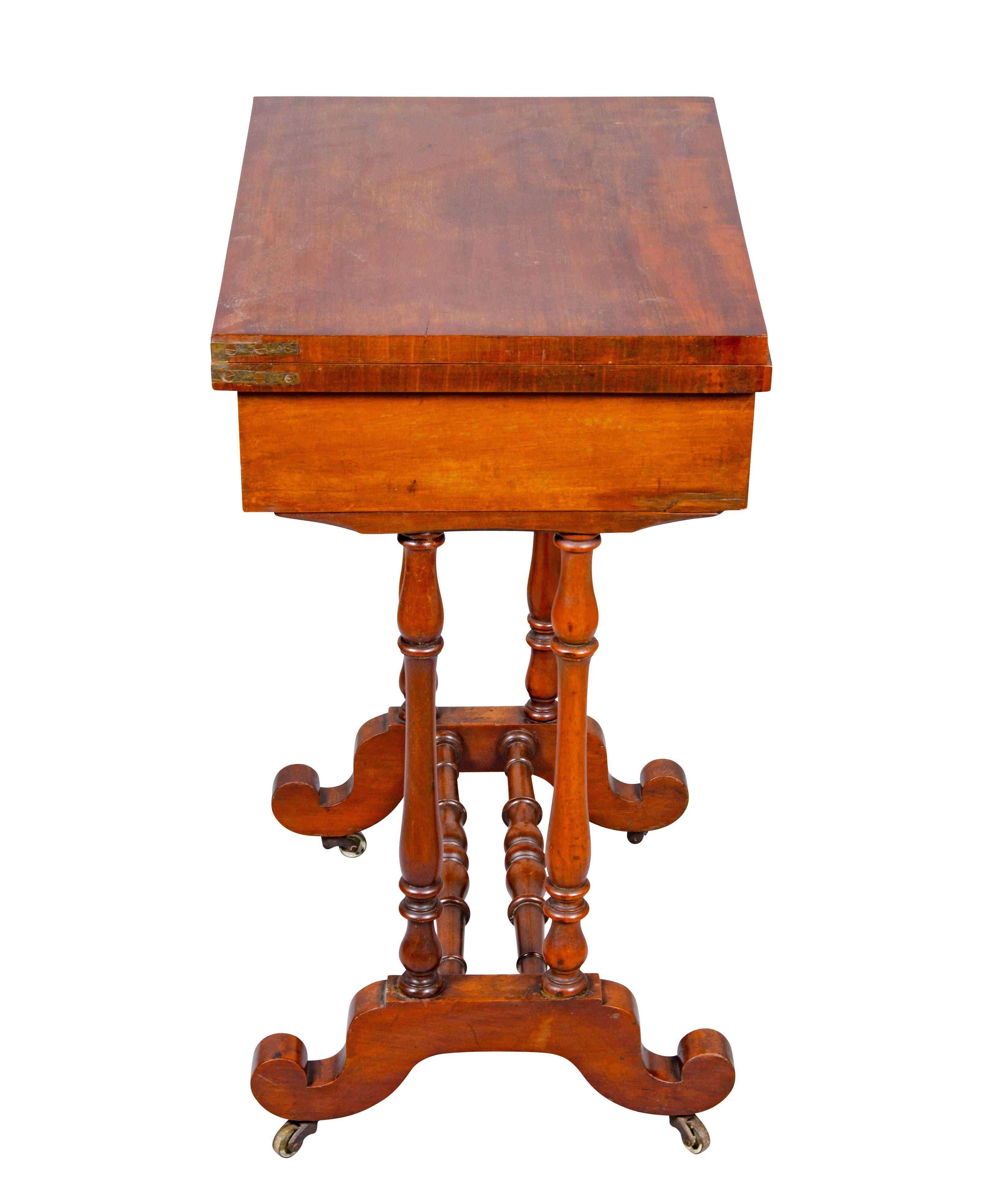 Spieltisch aus Mahagoni im späten Regency-Stil im Angebot 2