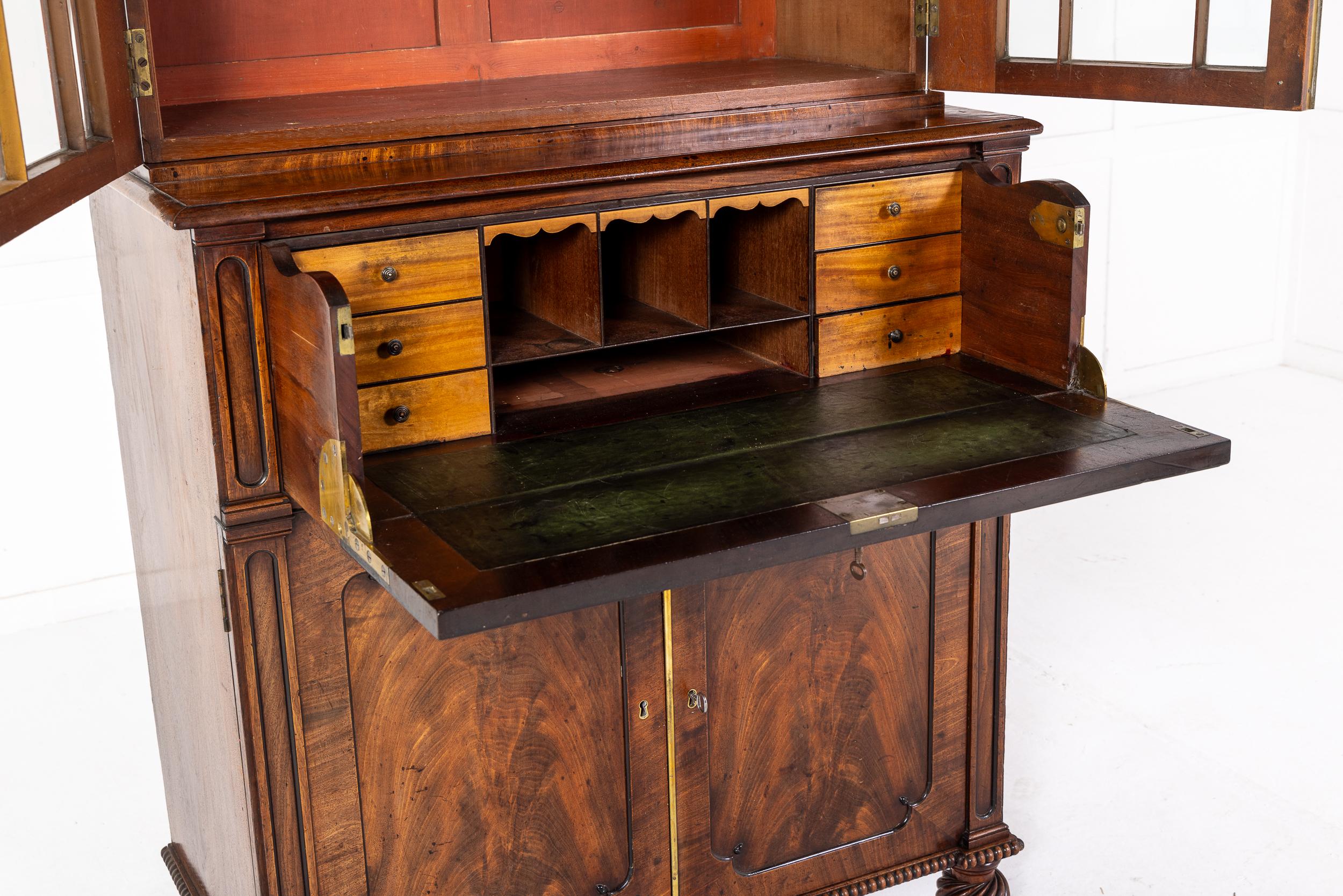 Late Regency Period Mahogany Secretaire Bookcase Circa 1825-30 In Good Condition For Sale In Gloucestershire, GB