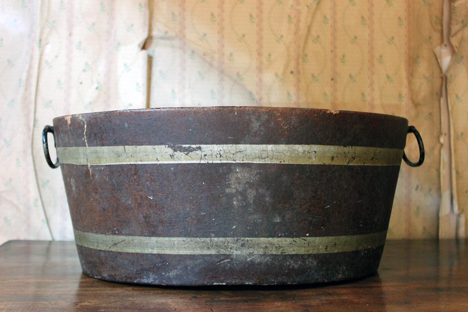 Late Regency Period Painted Oval Papier-mâché Foot Bath, circa 1830 6