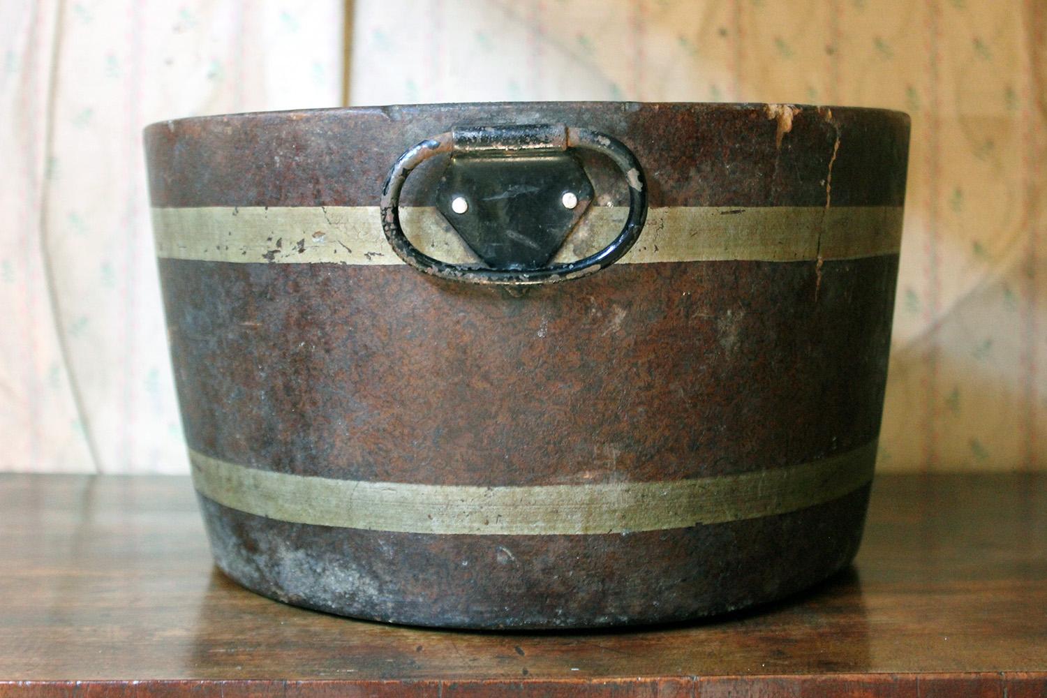 Vasca da bagno con piede ovale in cartapesta dipinta del periodo della tarda Reggenza, 1830 ca. 7