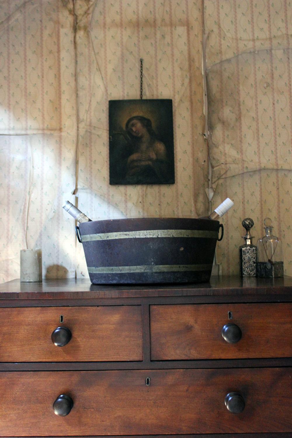 Late Regency Period Painted Oval Papier-mâché Foot Bath, circa 1830 14