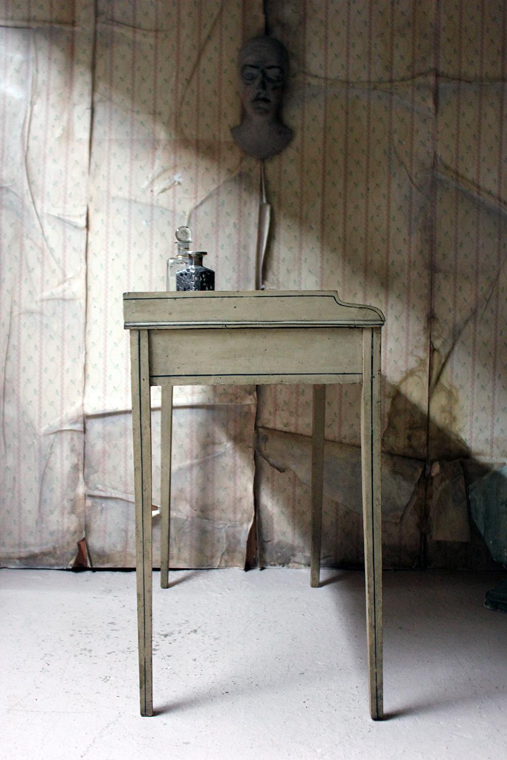 Late Regency Period Painted Pine Side Table/Washstand, circa 1825-1830 5