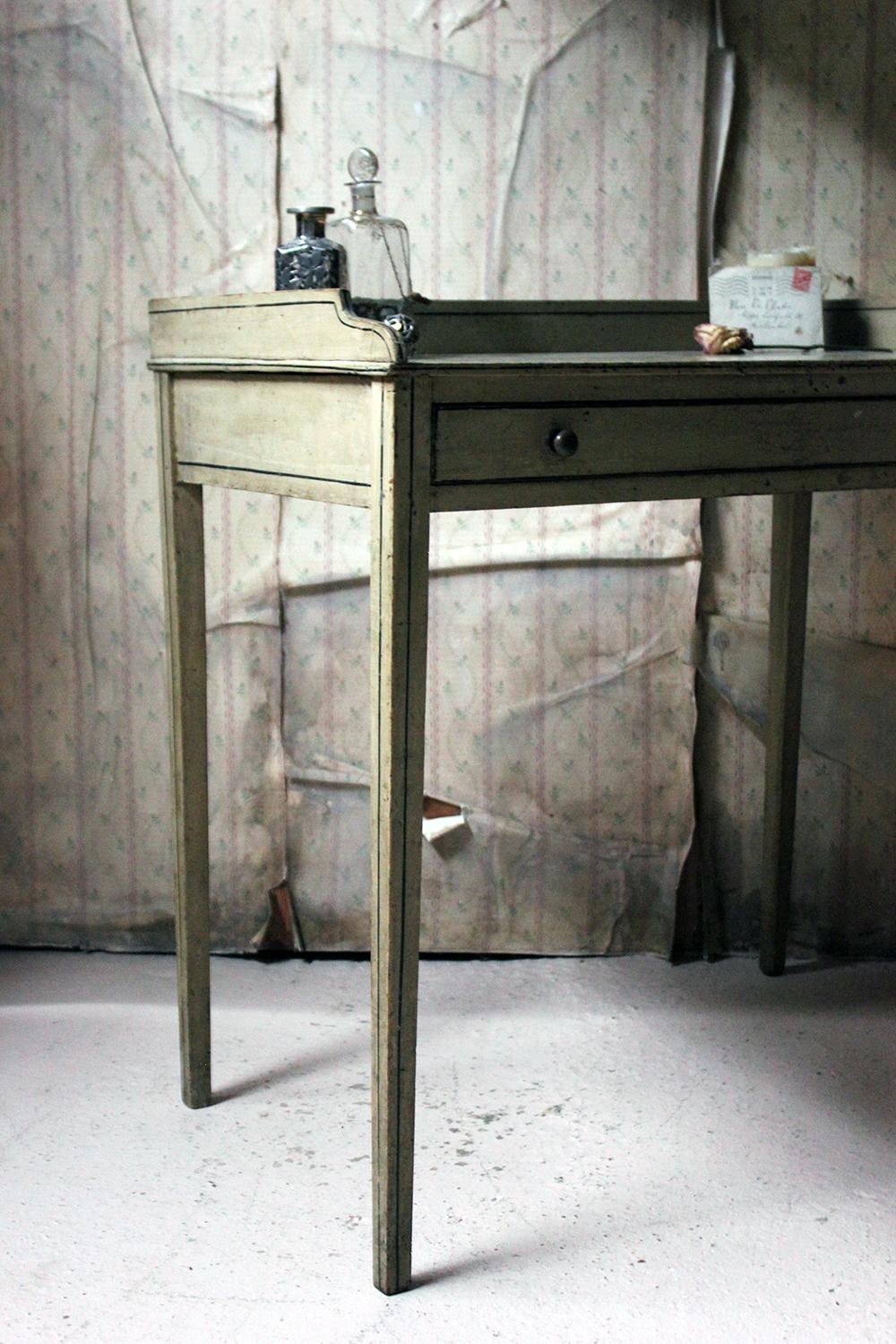 Hand-Painted Late Regency Period Painted Pine Side Table/Washstand, circa 1825-1830