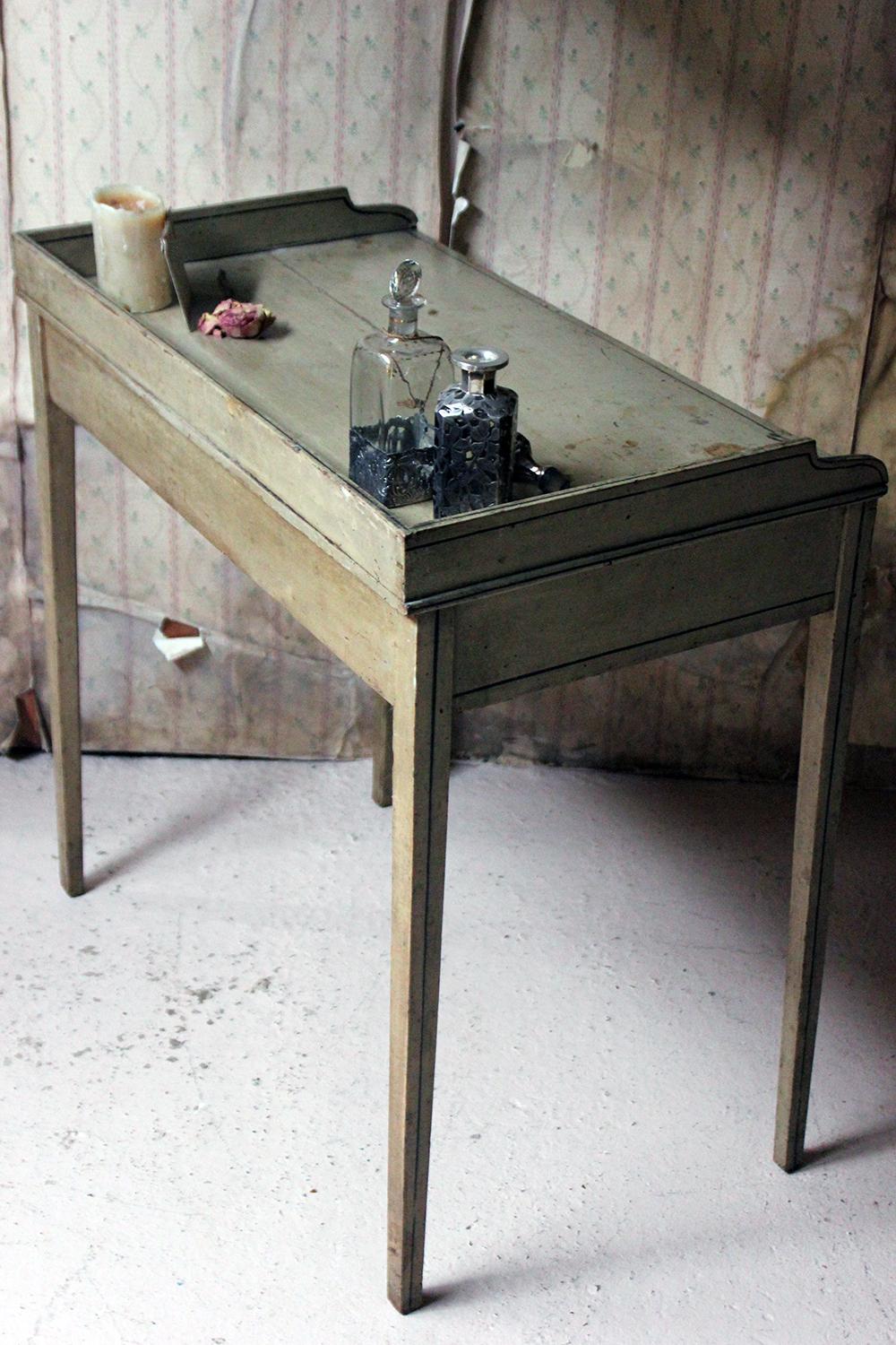 Late Regency Period Painted Pine Side Table/Washstand, circa 1825-1830 3