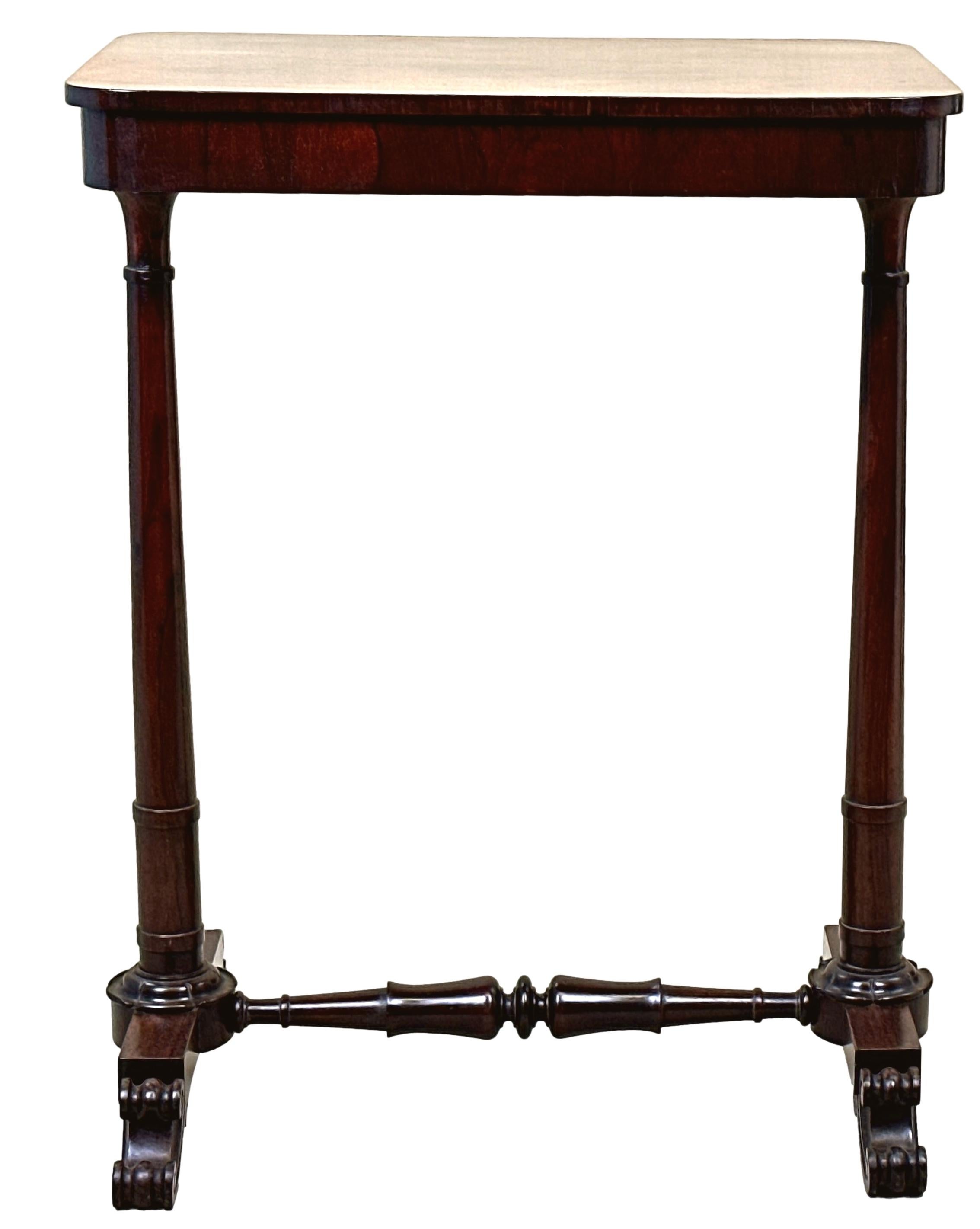 Late Regency Rosewood Occasional Table In Good Condition For Sale In Bedfordshire, GB