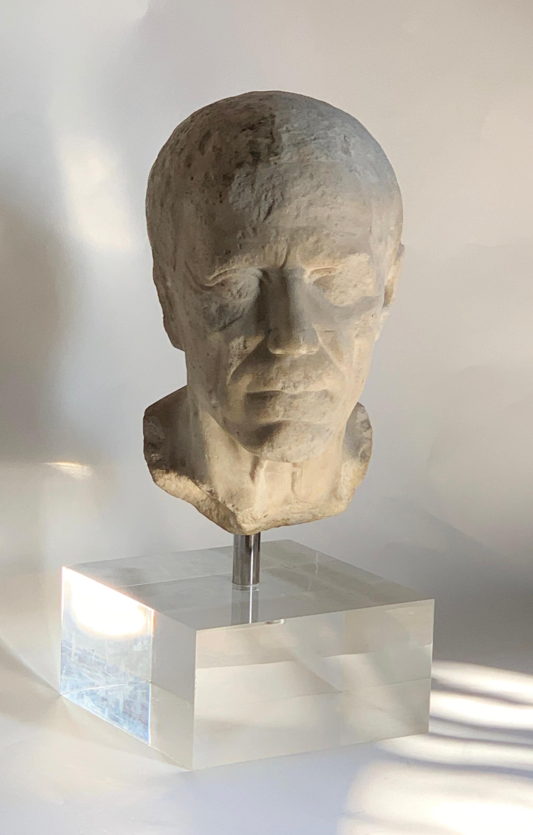 italien Portrait d'homme romain ancien sur un buste, 1er siècle avant J.-C. en vente