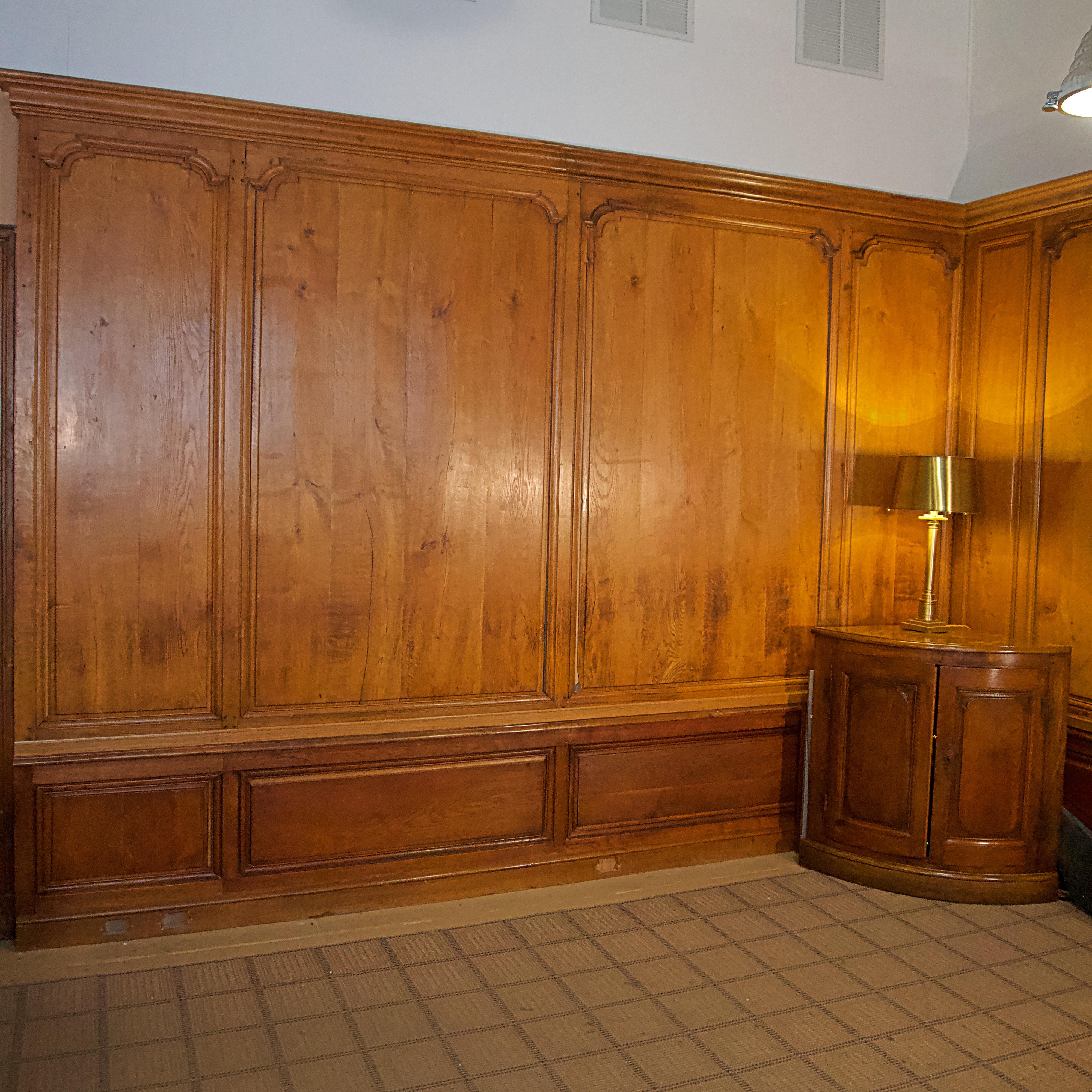 Late 17th century oak paneled room 3 walls, 2 doors.
Exceptional faded oak color and patina. Would make a great office
or dressing room. We can build additions and install to suit you needs.

(Lower wall panels and some moldings of a later date).