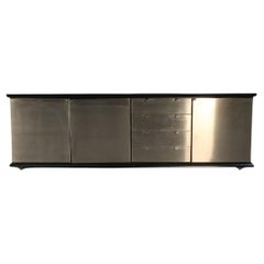 Buffet noir et platine de la fin des années soixante