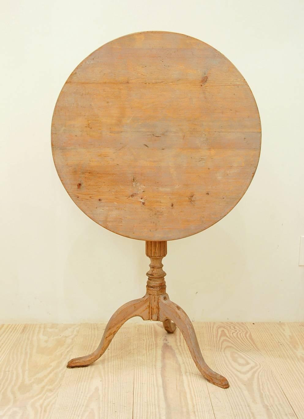 19th Century Late Swedish Gustavian Tilt-Top Table, circa 1800