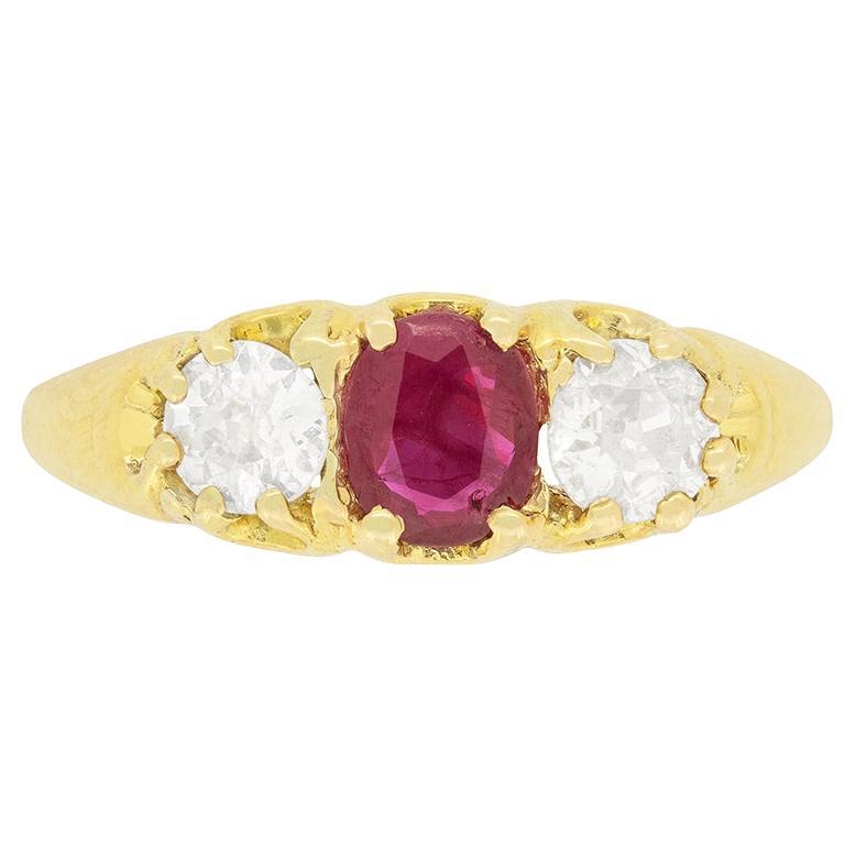 Late Victorian 0.50ct Ruby and Diamond Three Stone Ring, c.1900s For Sale