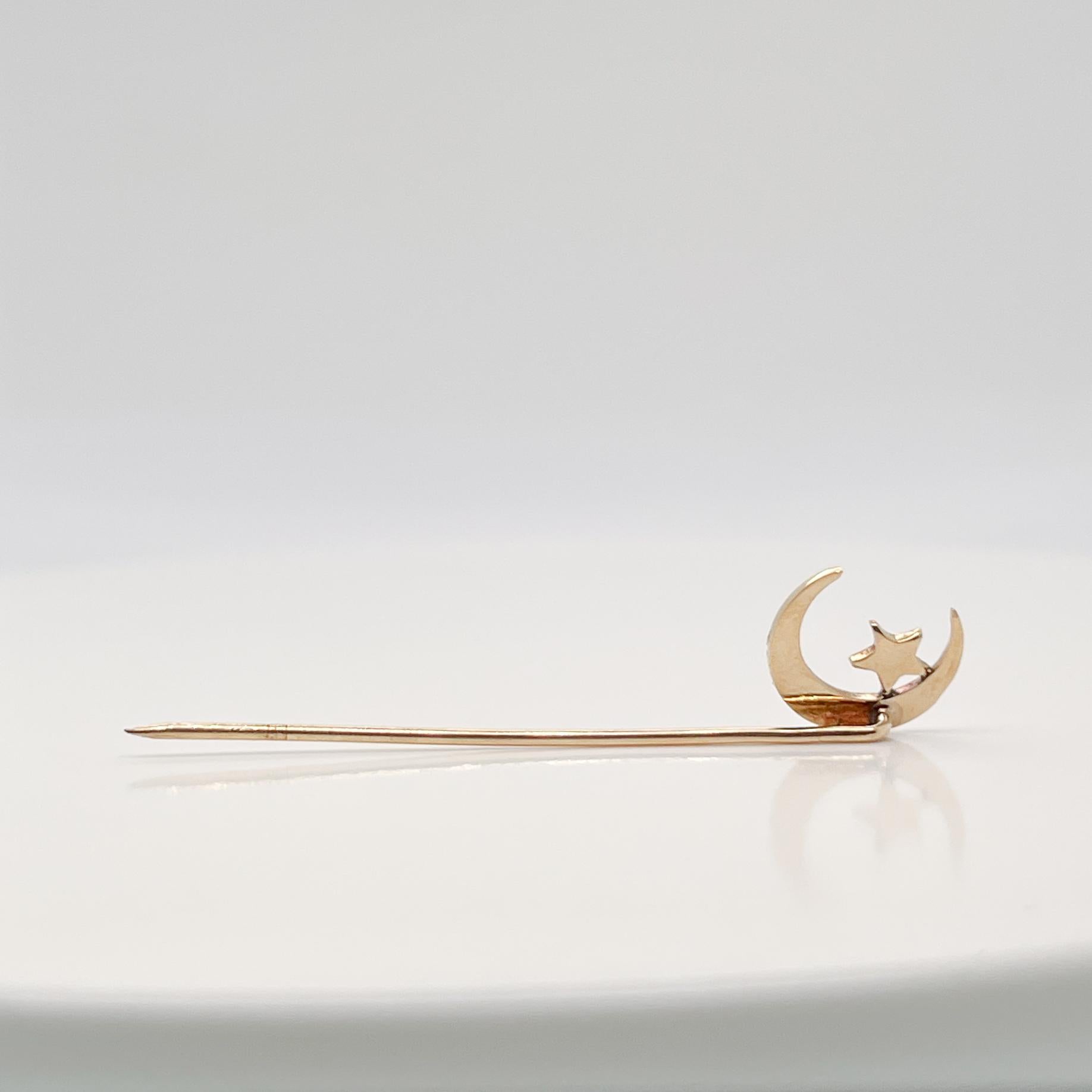 Women's or Men's Late Victorian 14 Karat Gold & Seed Pearl Stick Pin