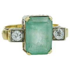 Late Victorian 14 Karat Yellow Gold Emerald & Diamond Three-Stone Geometric Ring