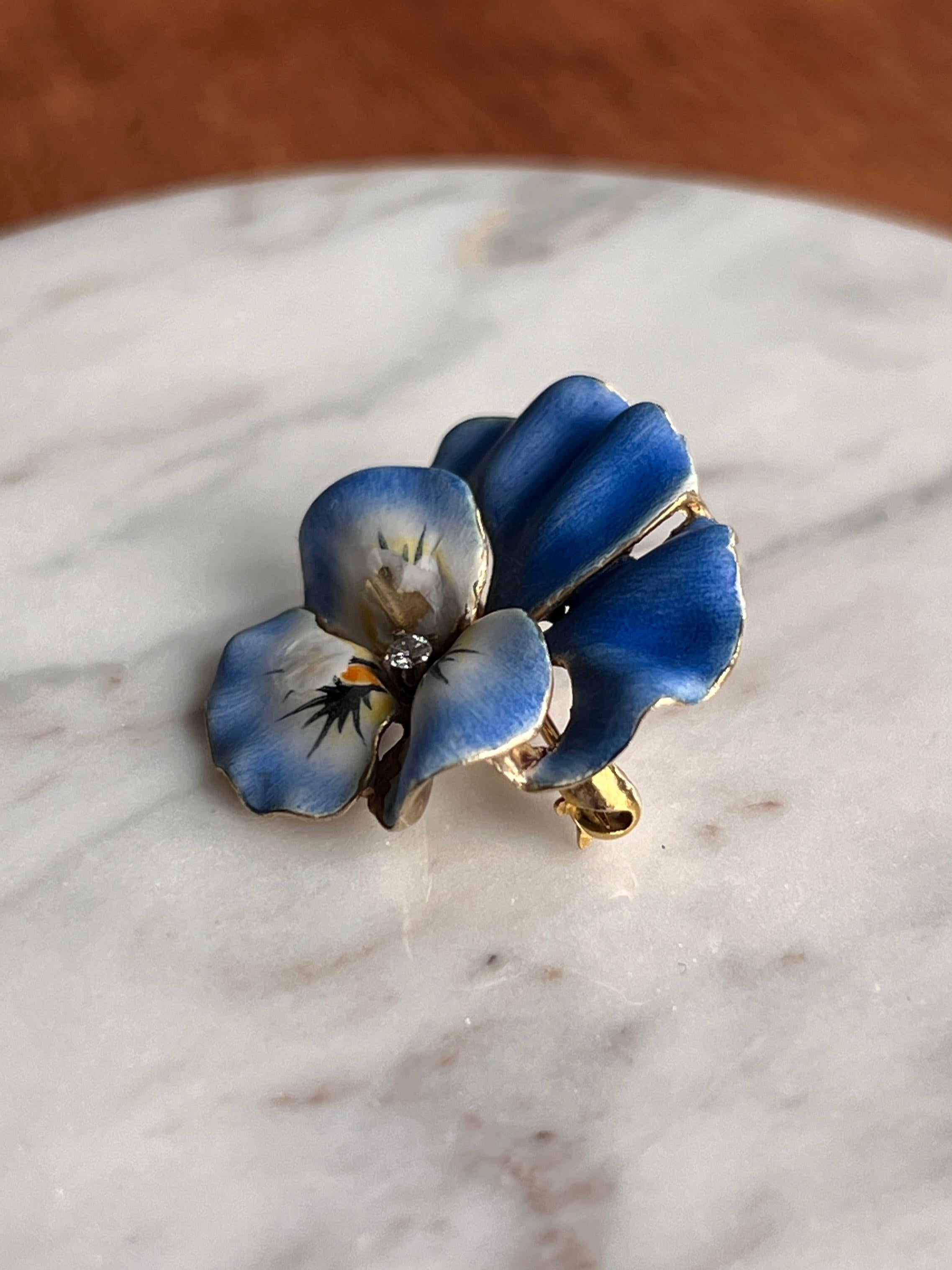 Women's or Men's Late Victorian 14k Yellow Gold Enamel & Paste Blue Pansy Brooch 1890s For Sale