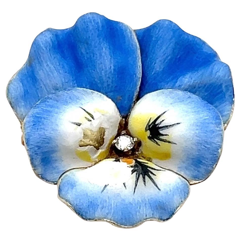 Broche victoriano tardío de esmalte de oro amarillo de 14 quilates y pensamiento azul en pasta 1890s