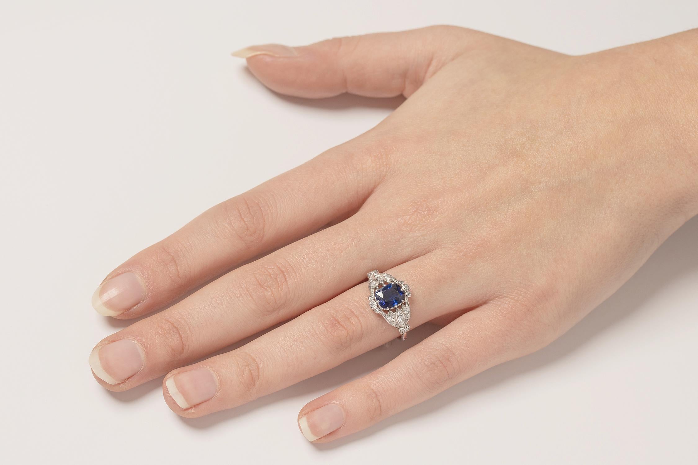 Late Victorian 1.60 Carat Sapphire and Diamond Cluster Ring, circa 1900s 5