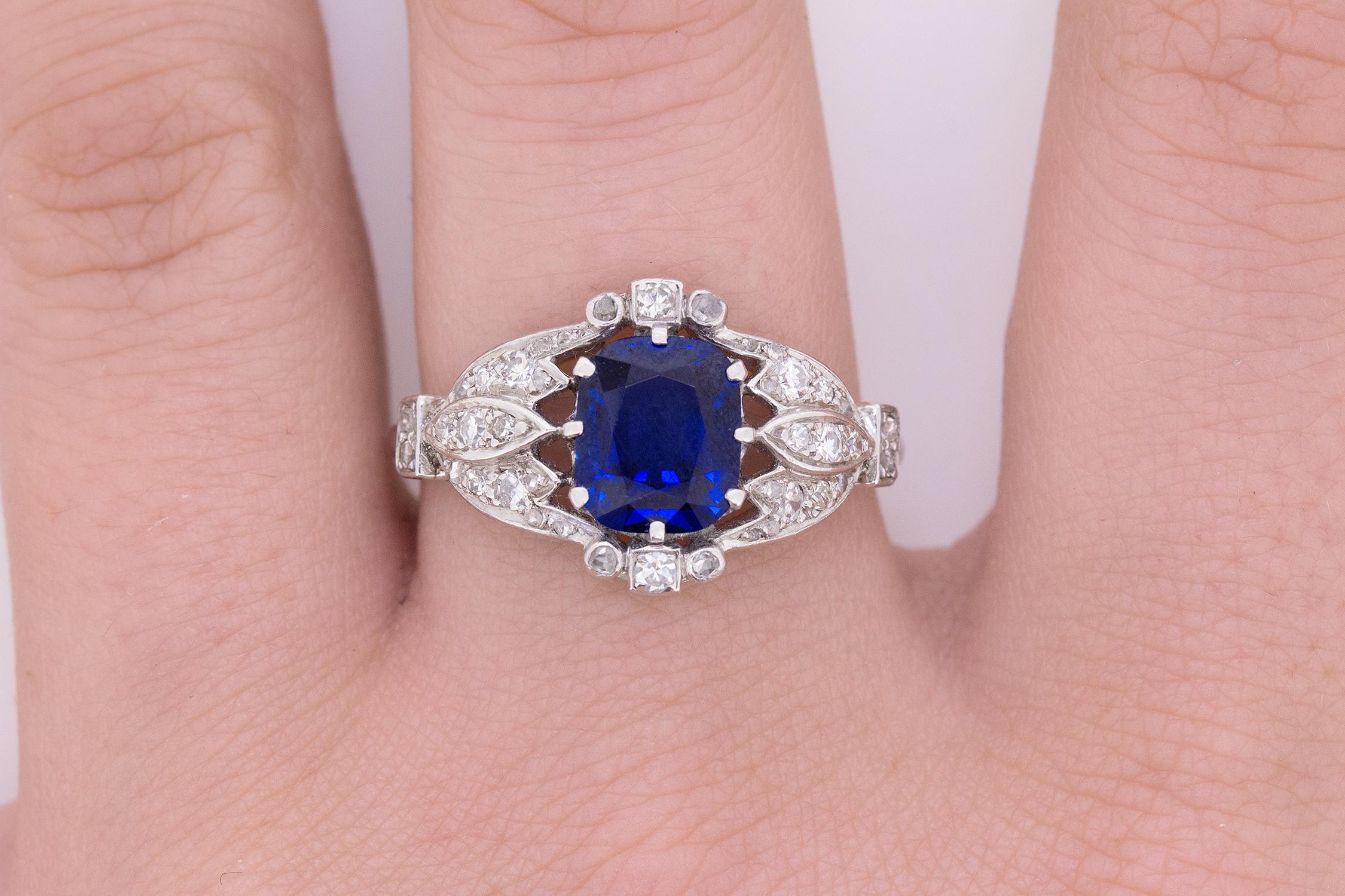 Late Victorian 1.60 Carat Sapphire and Diamond Cluster Ring, circa 1900s 1