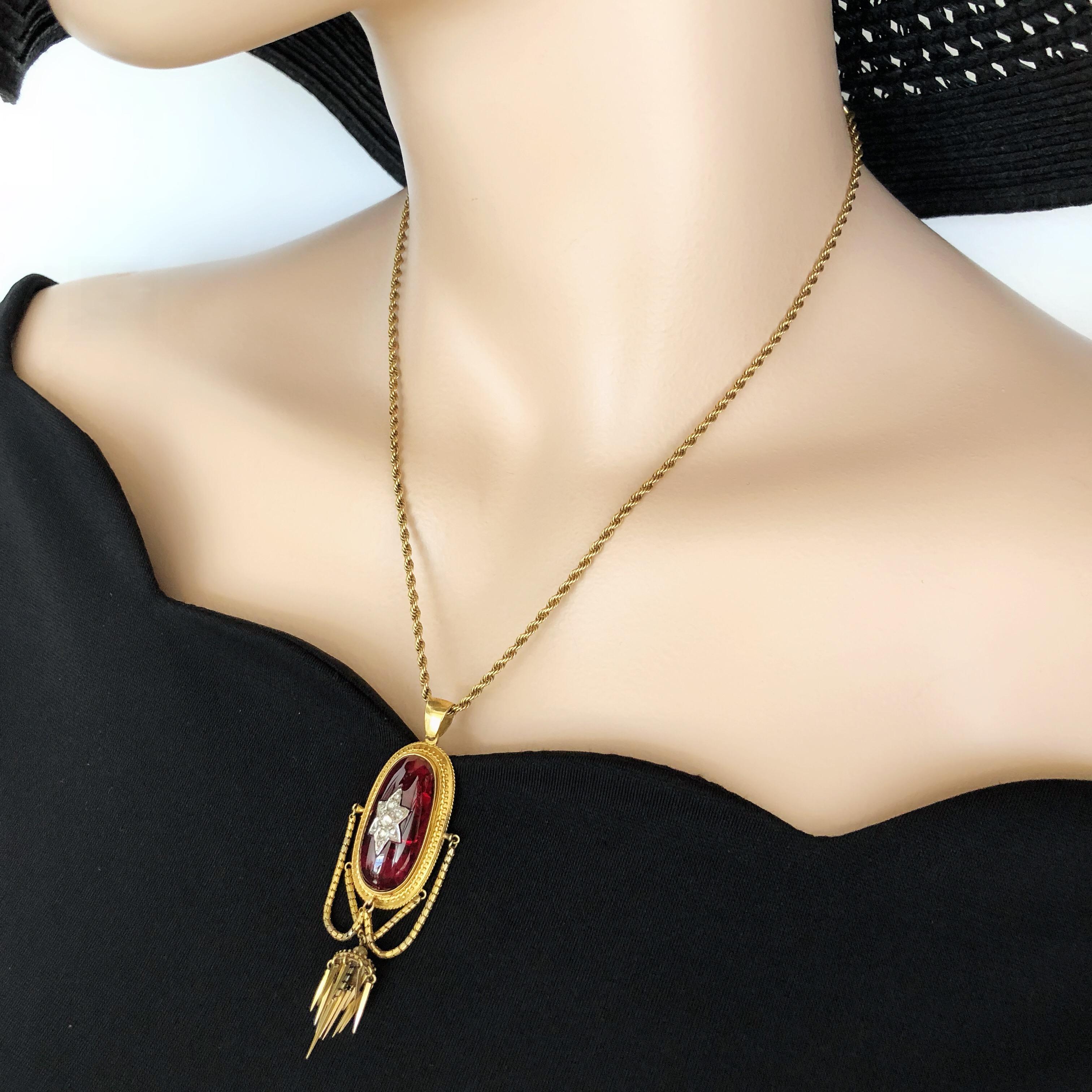 Late Victorian 18 Karat Gold Garnet Diamond Star Pendant Necklace  In Good Condition For Sale In Birmingham, GB