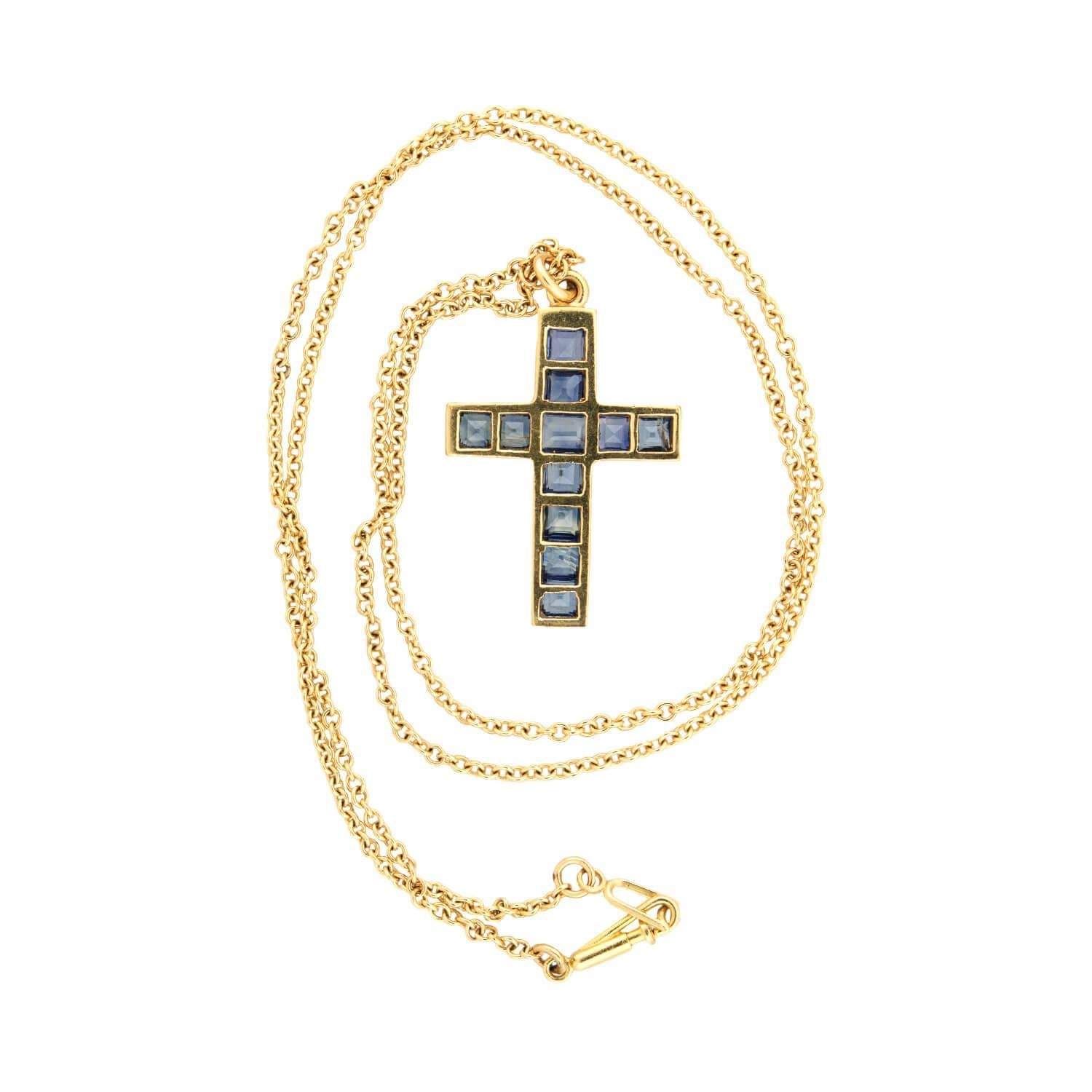 Late Victorian 18k Sapphire Cross Pendant Necklace In Good Condition For Sale In Narberth, PA