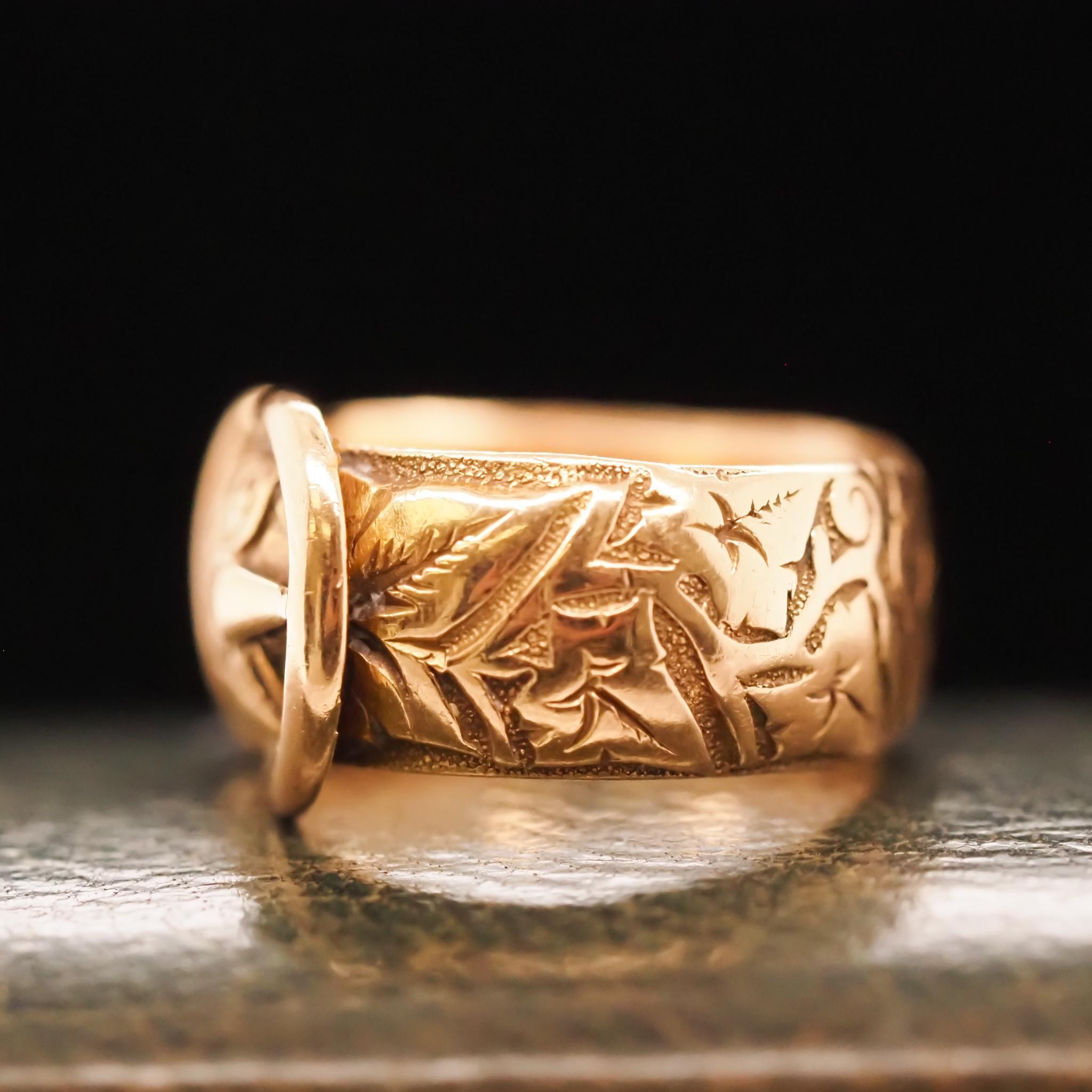 Late Victorian 18K Yellow Gold Belt Wedding Ring For Sale 1