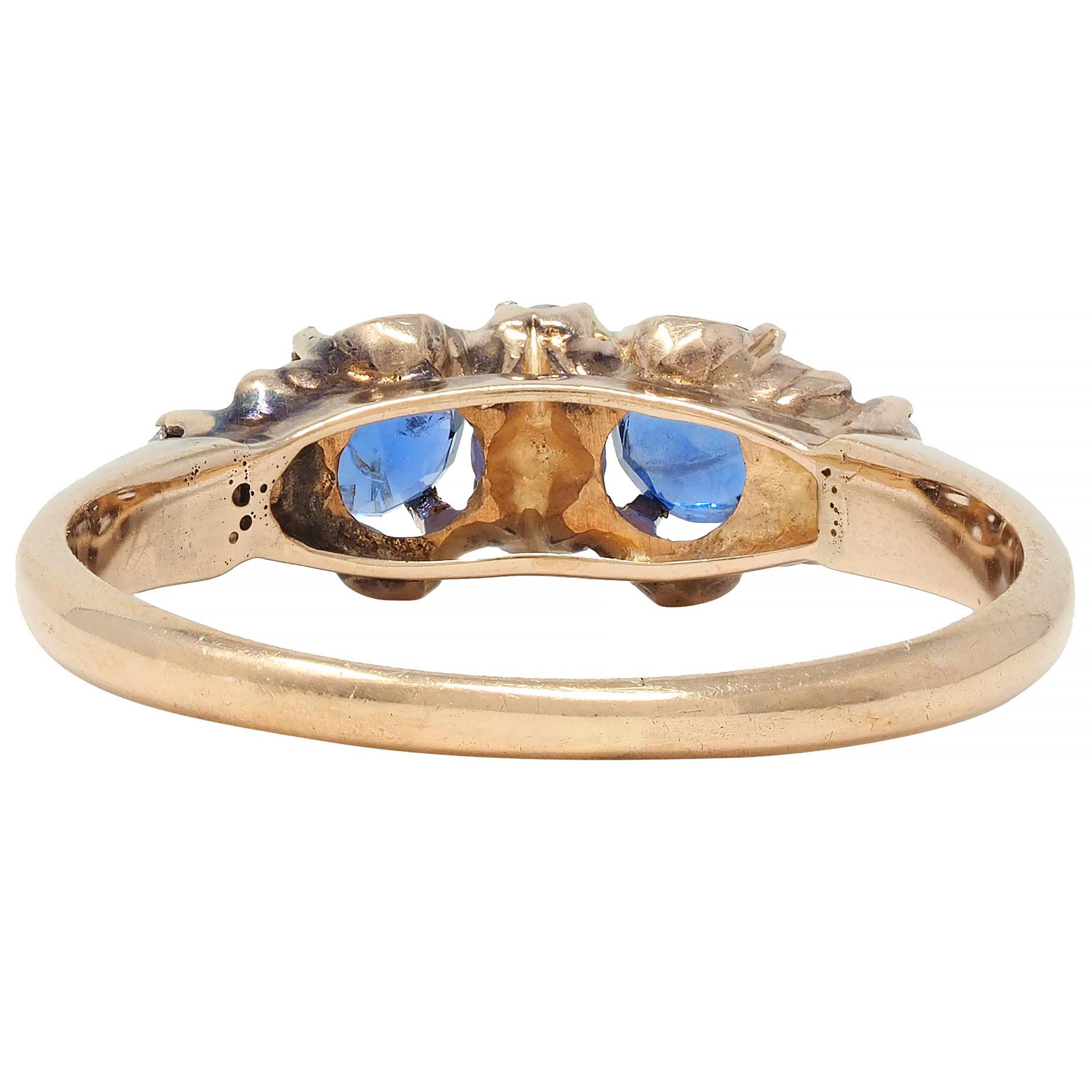 Late Victorian 1900 Sapphire Diamond 14 Karat Gold Antique Belcher Band Ring In Excellent Condition For Sale In Philadelphia, PA