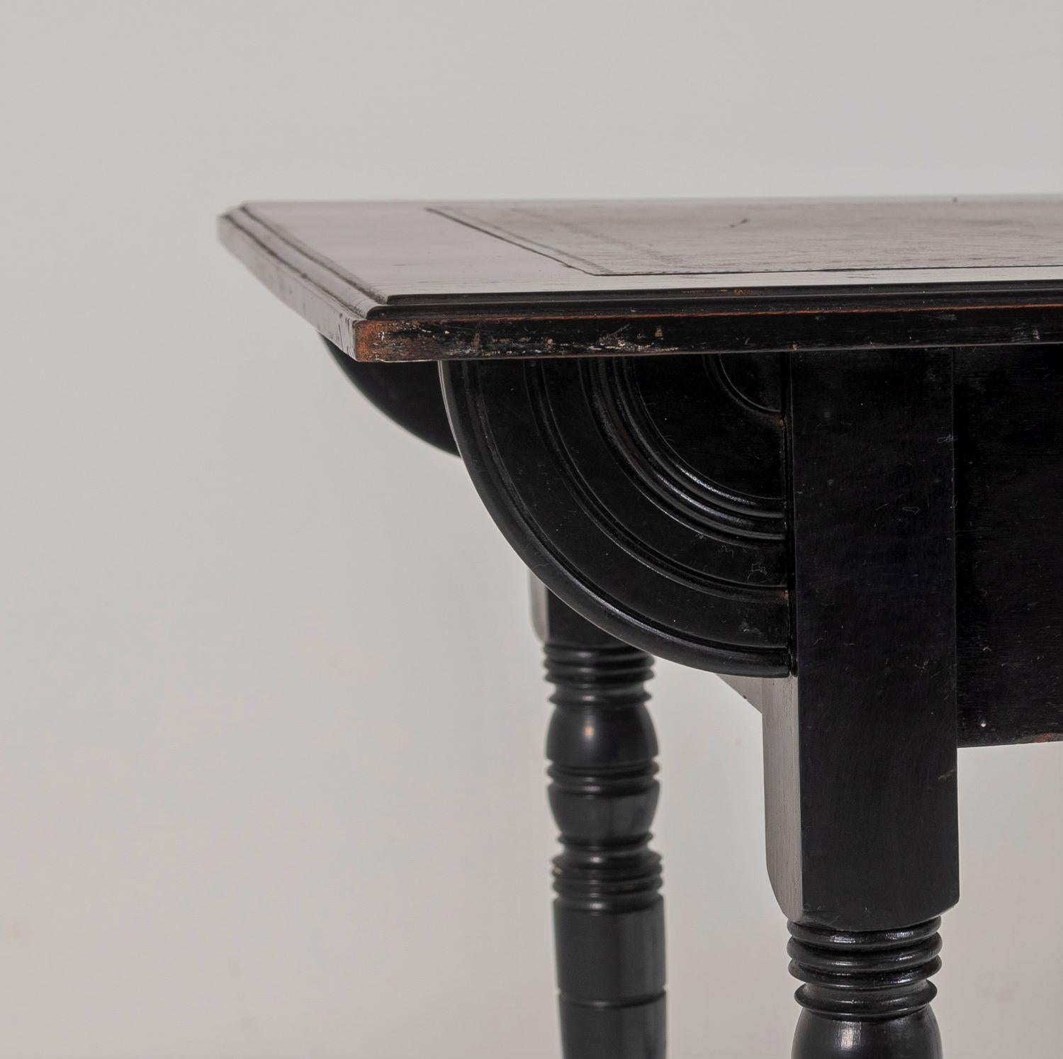 Late Victorian 19th C Small Aesthetic Movement Ebonised Leather Top Writing Desk 8