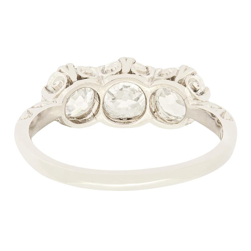 Vittoriano Anello a trilogia di diamanti tardo-vittoriano da 2,10 carati, 1890 ca. in vendita