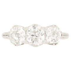 Anello a trilogia di diamanti tardo-vittoriano da 2,10 carati, 1890 ca.