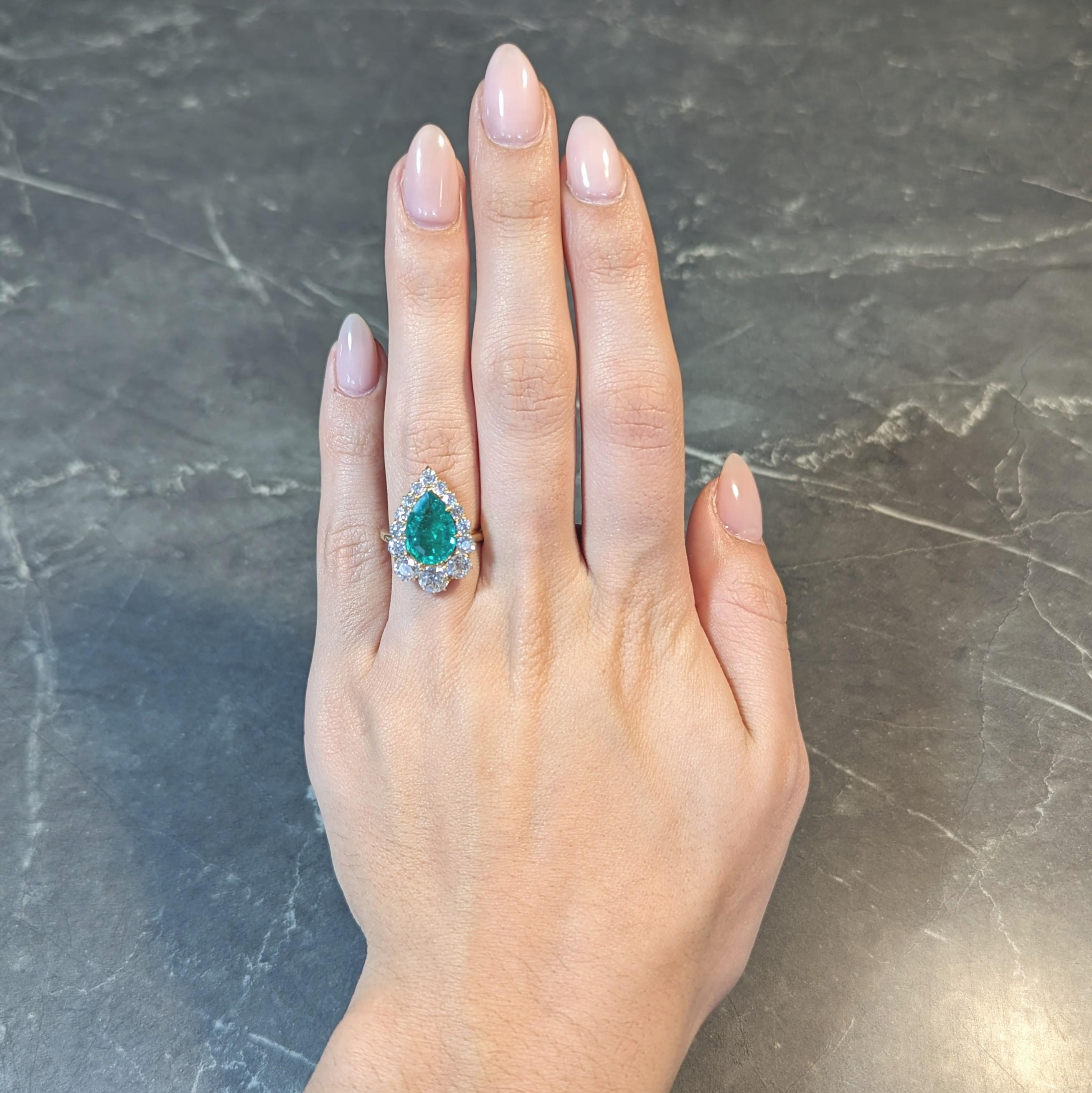 Late Victorian 5.34 CTW Pear Colombian Emerald Diamond 18 Karat Gold Ring AGL For Sale 8