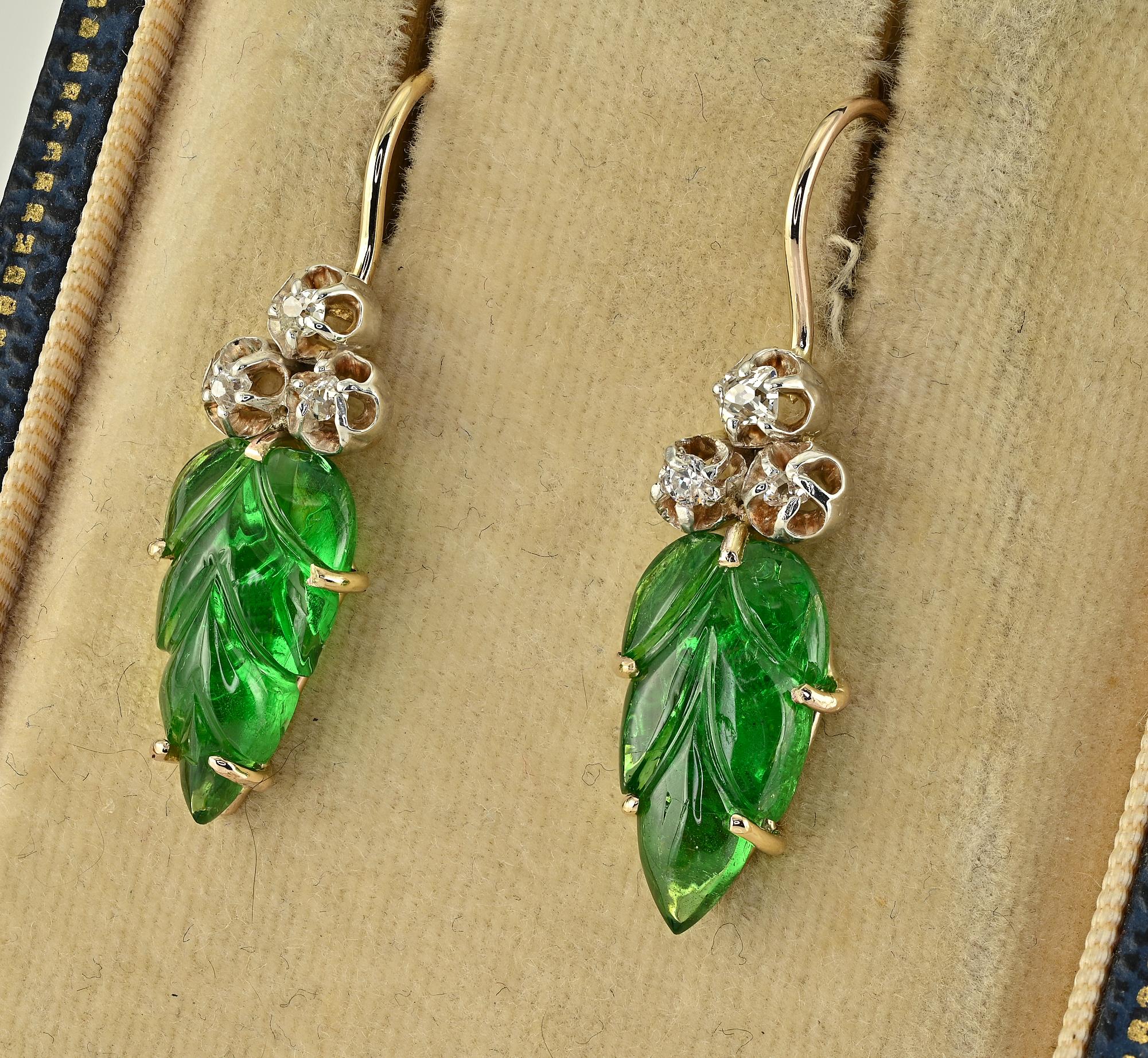 Victorian Style 9.00 Ct Leaf Carved Green Garnet Diamond Drop Earrings  In Good Condition For Sale In Napoli, IT