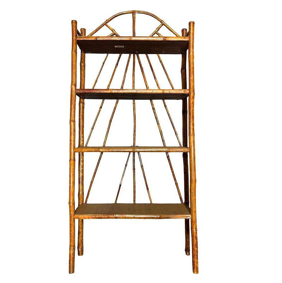 Americano Scaffale Chippendale tardo vittoriano in bambù tigrato e erba opaca in vendita
