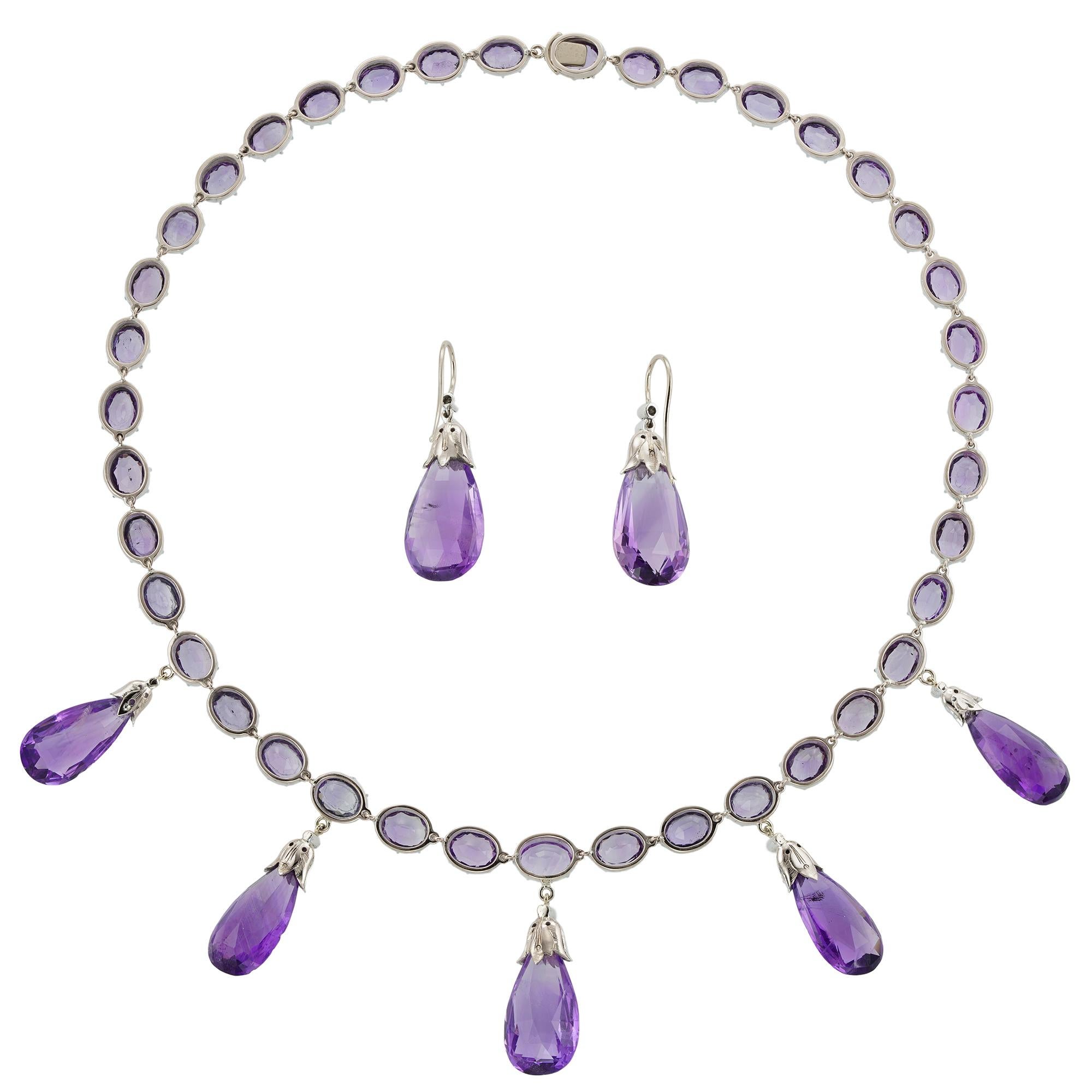 Women's or Men's Late Victorian Amethyst Necklace and Earrings For Sale