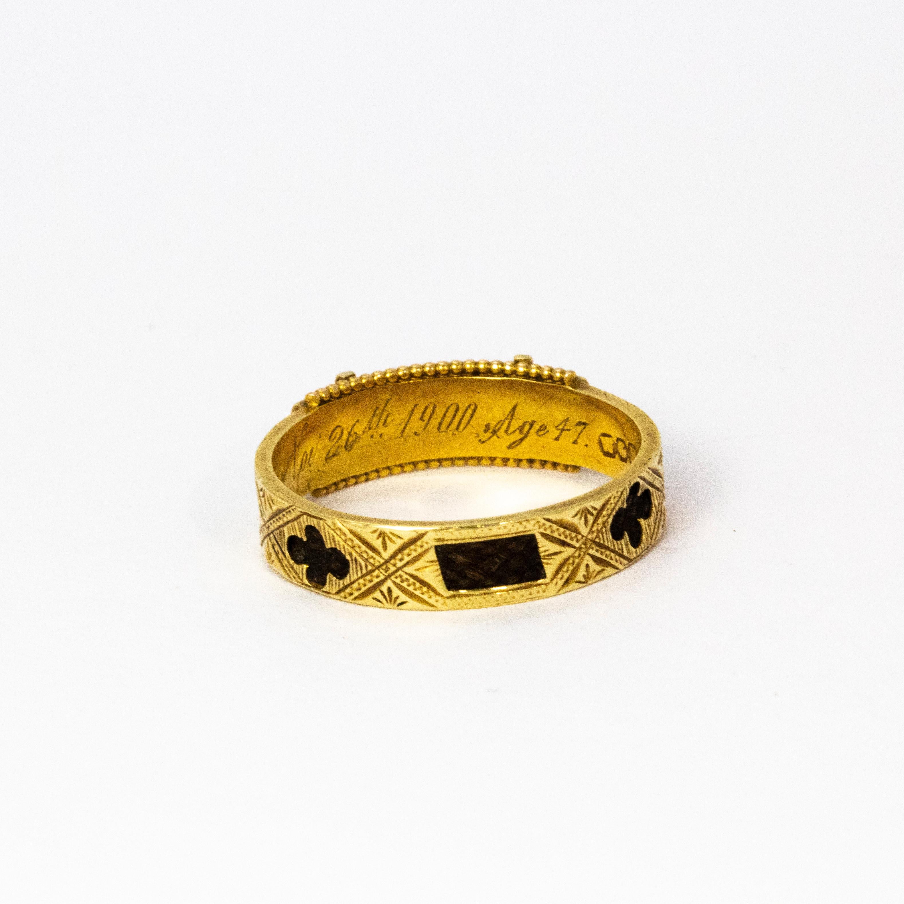 Women's or Men's Late Victorian Black Enamel and Pearl 15 Karat Gold Mourning Ring