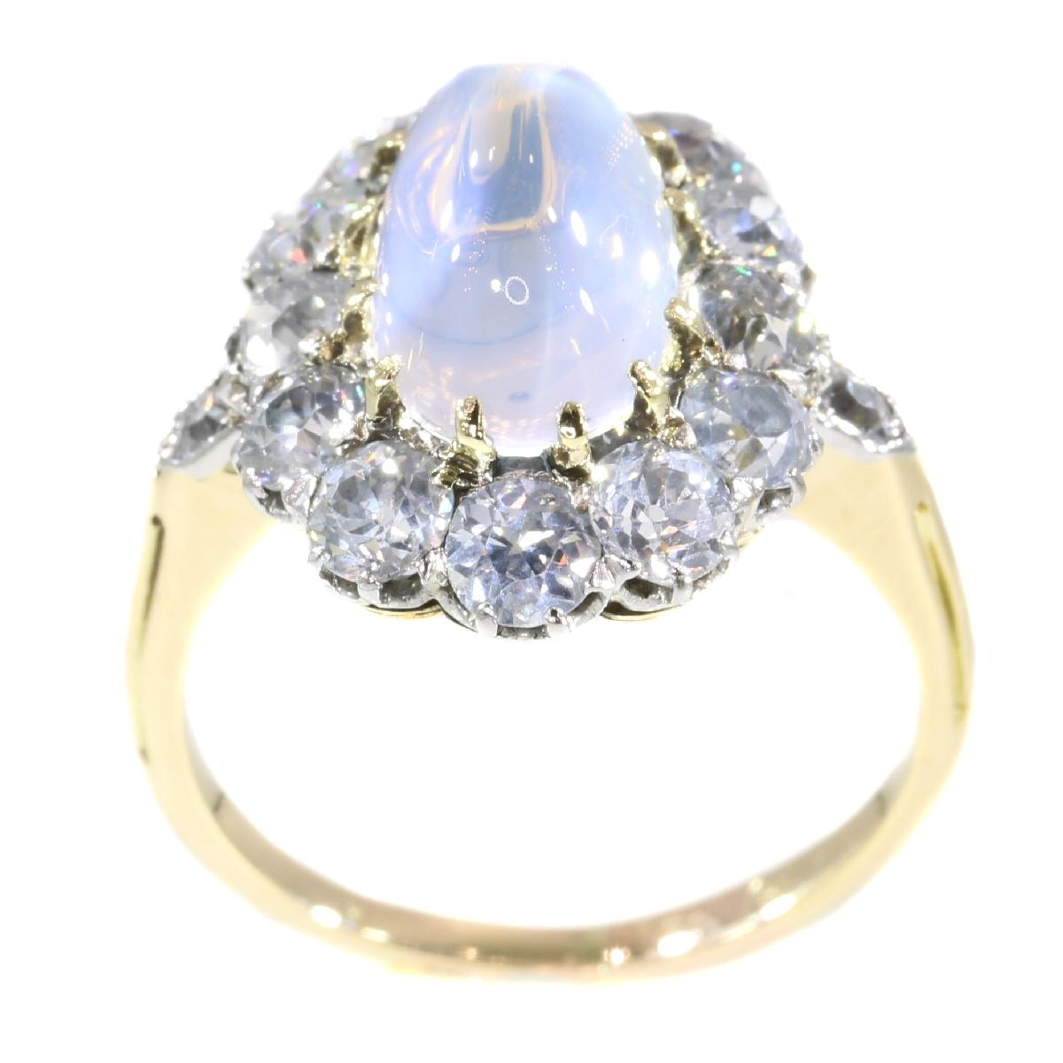 Belle Époque Late Victorian Bluish Moonstone '4.20 Carat' and Diamond '2.16' Carat Ring For Sale