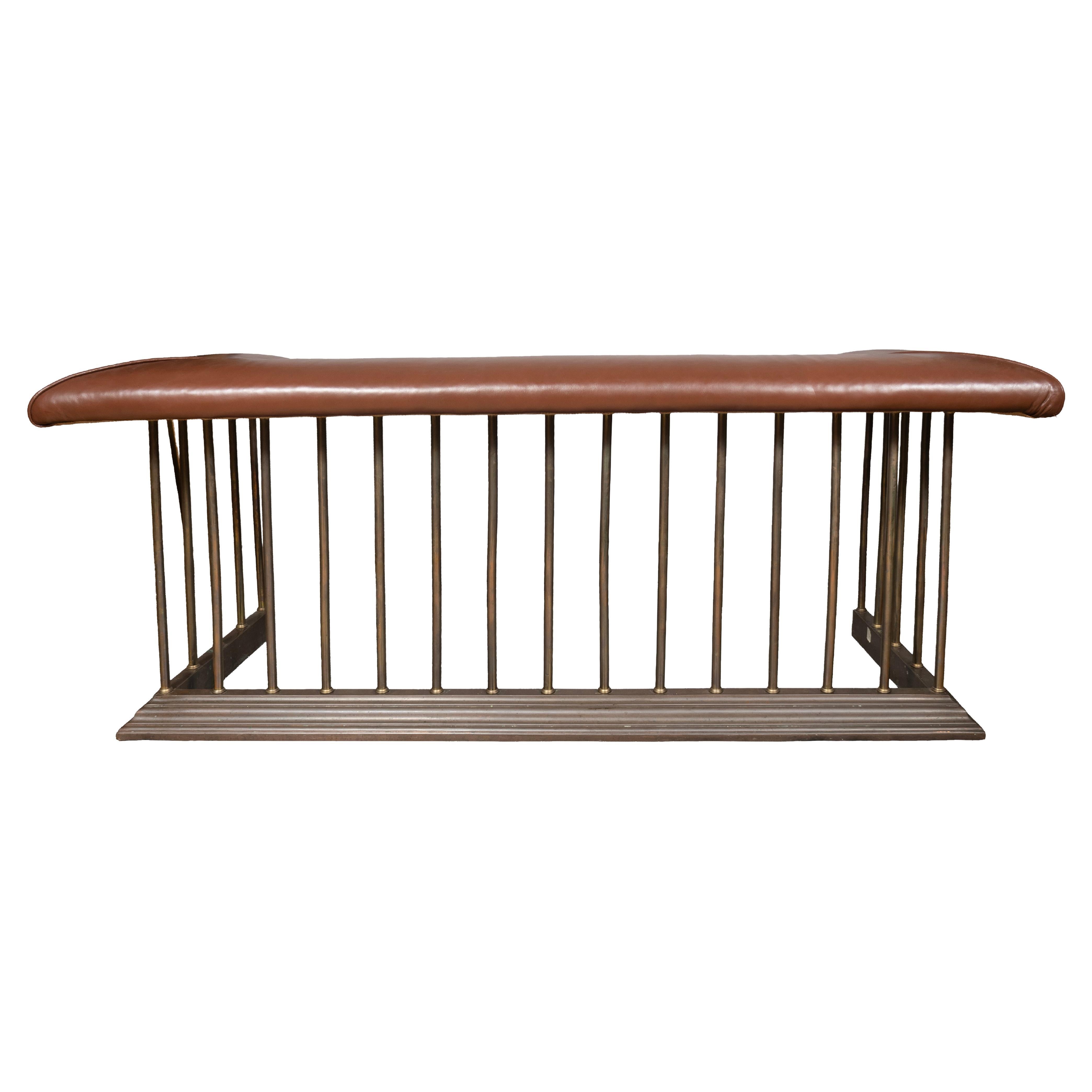 Parafango da club in ottone e pelle di epoca tardo-vittoriana