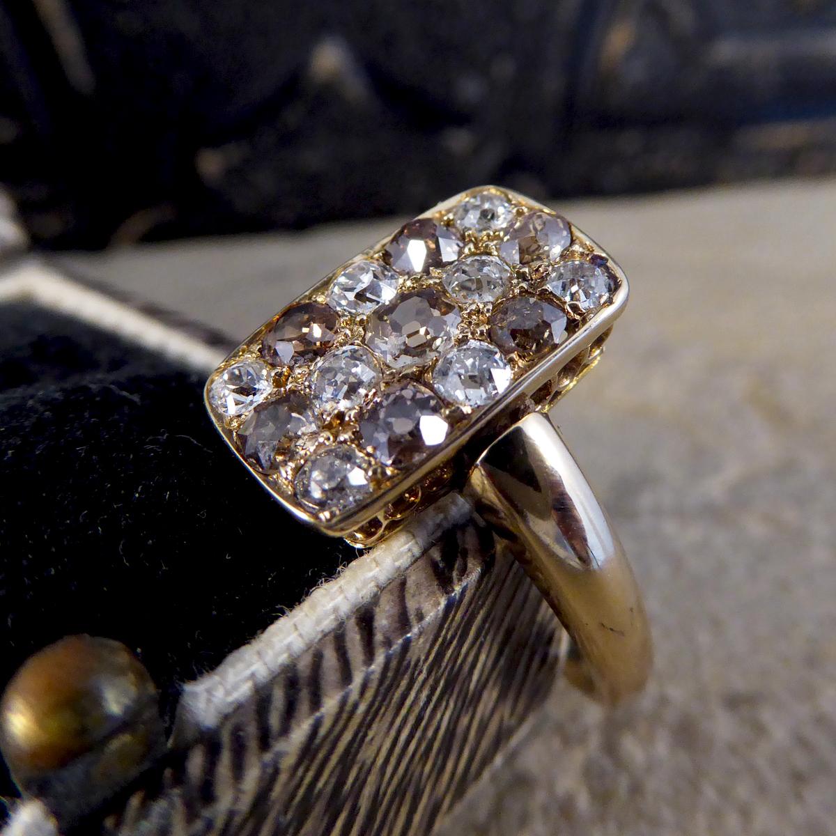 Spätviktorianischer Chequerboard-Ring mit braunem und weißem Diamanten aus 18 Karat Gelbgold im Angebot 2