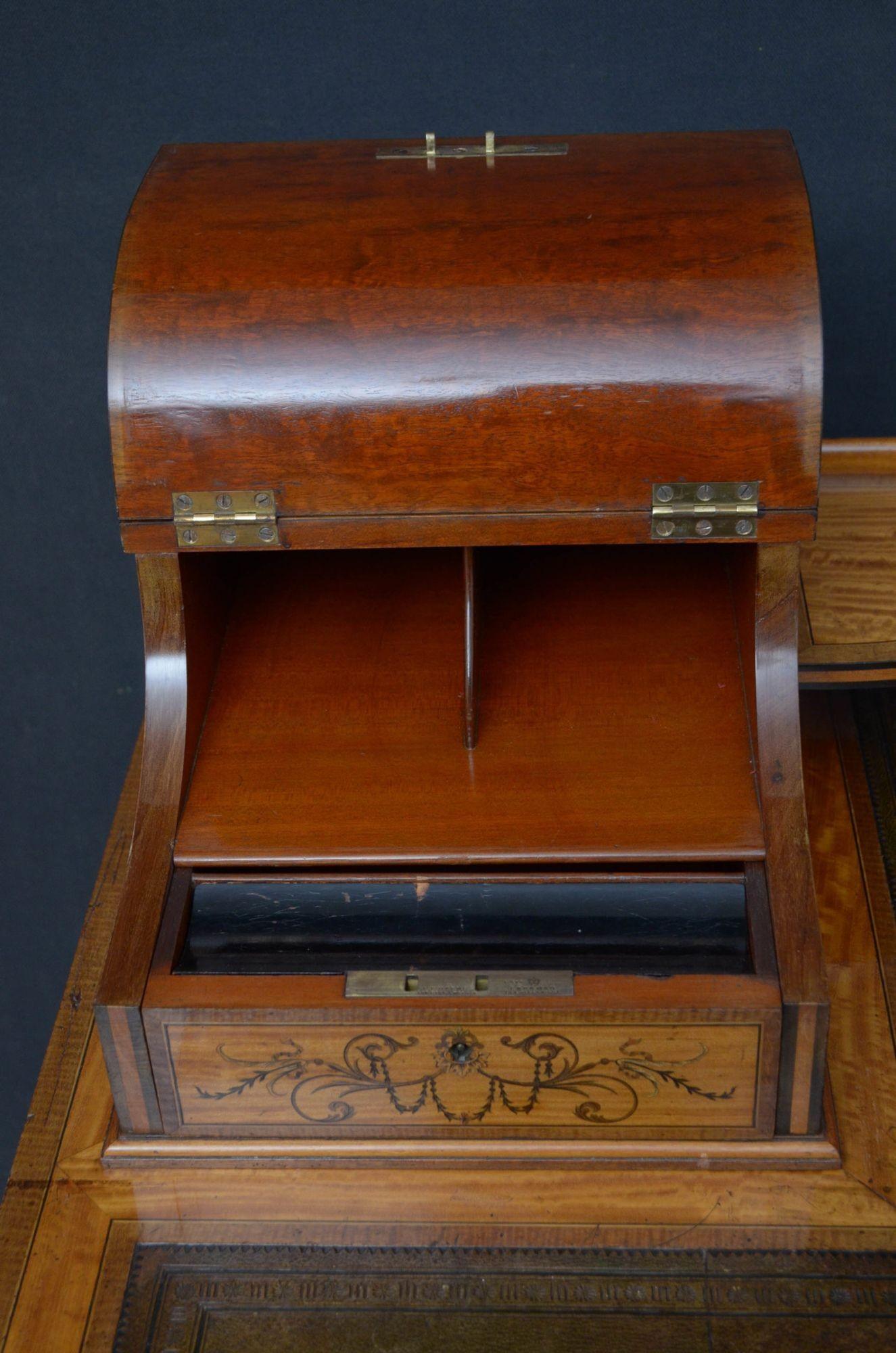 Late Victorian Carlton House Desk in Satinwood For Sale 6