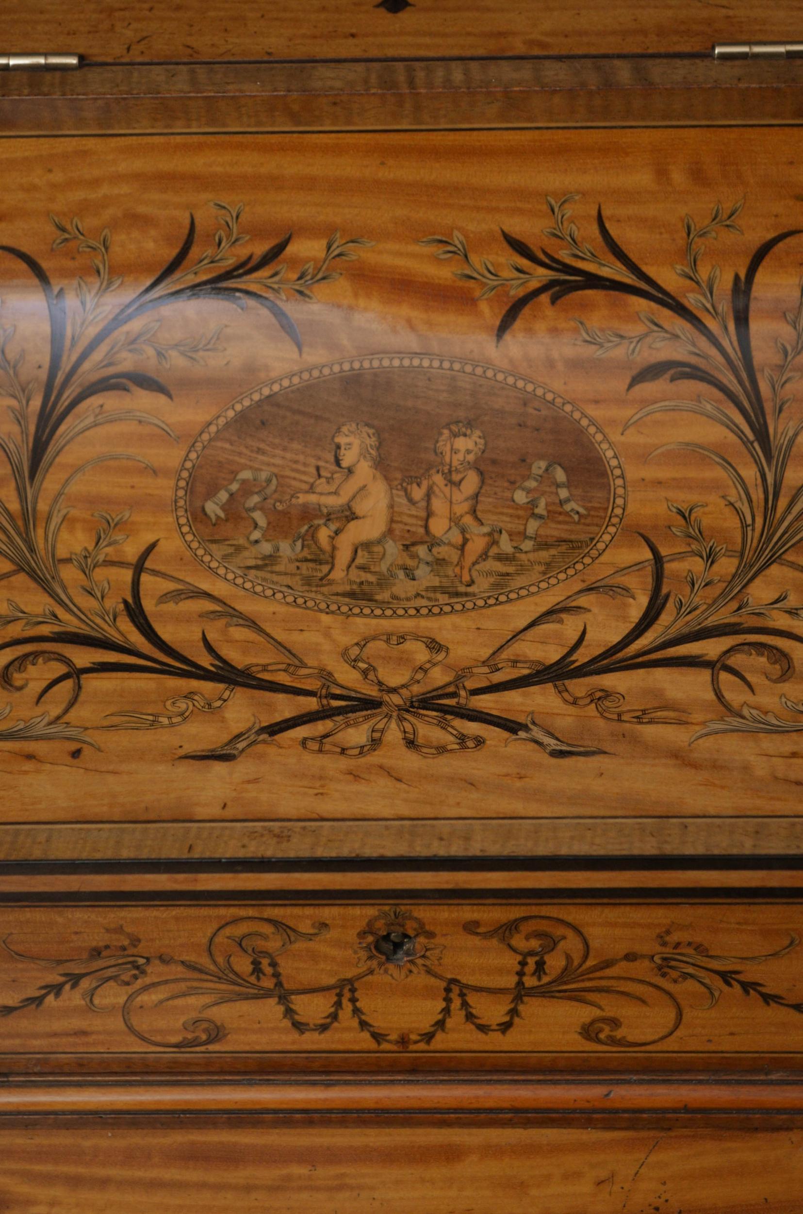 Spätviktorianischer Carlton House-Schreibtisch aus Satinholz (Seidenholz) im Angebot
