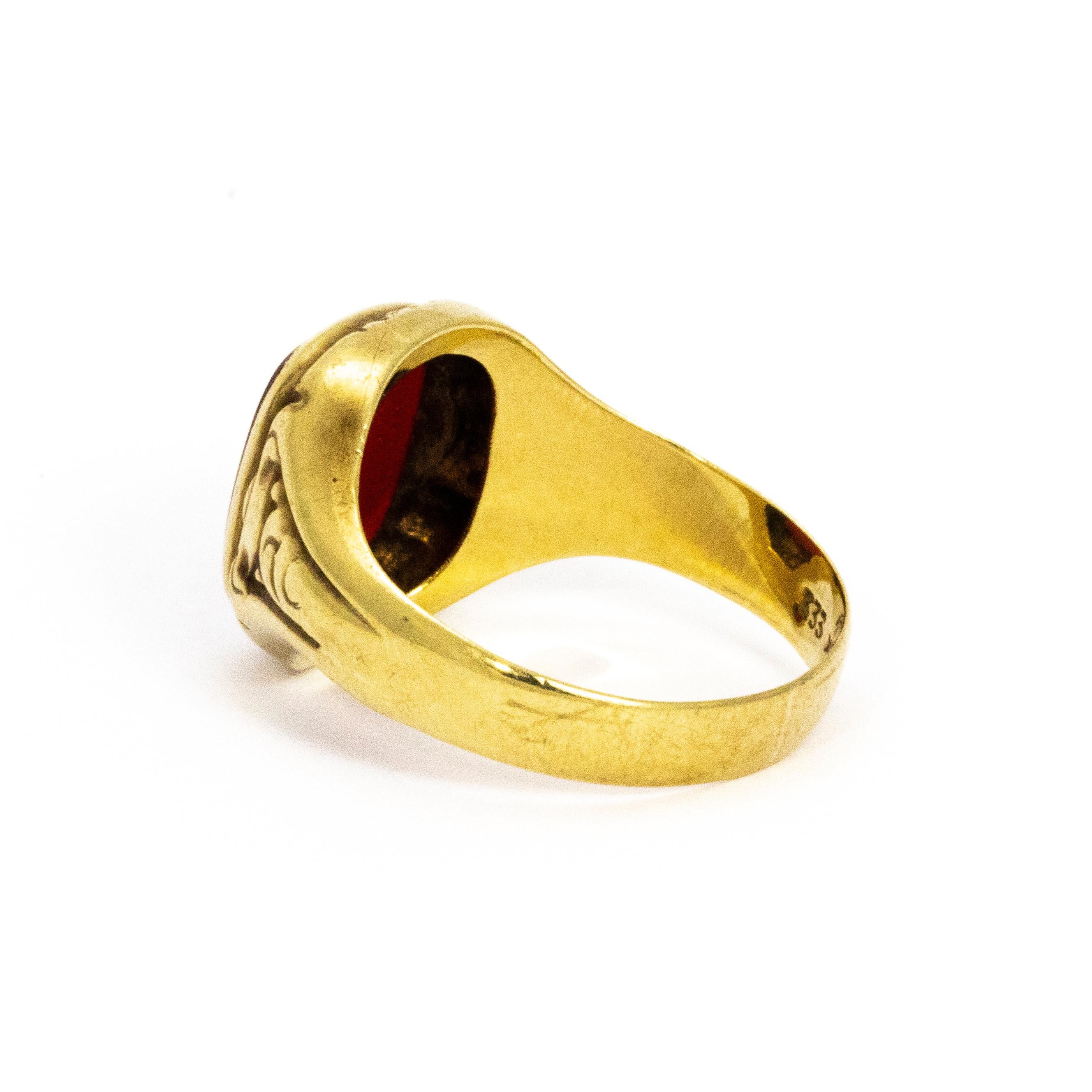 Late Victorian Carnelian and Gold Signet Ring In Good Condition In Chipping Campden, GB