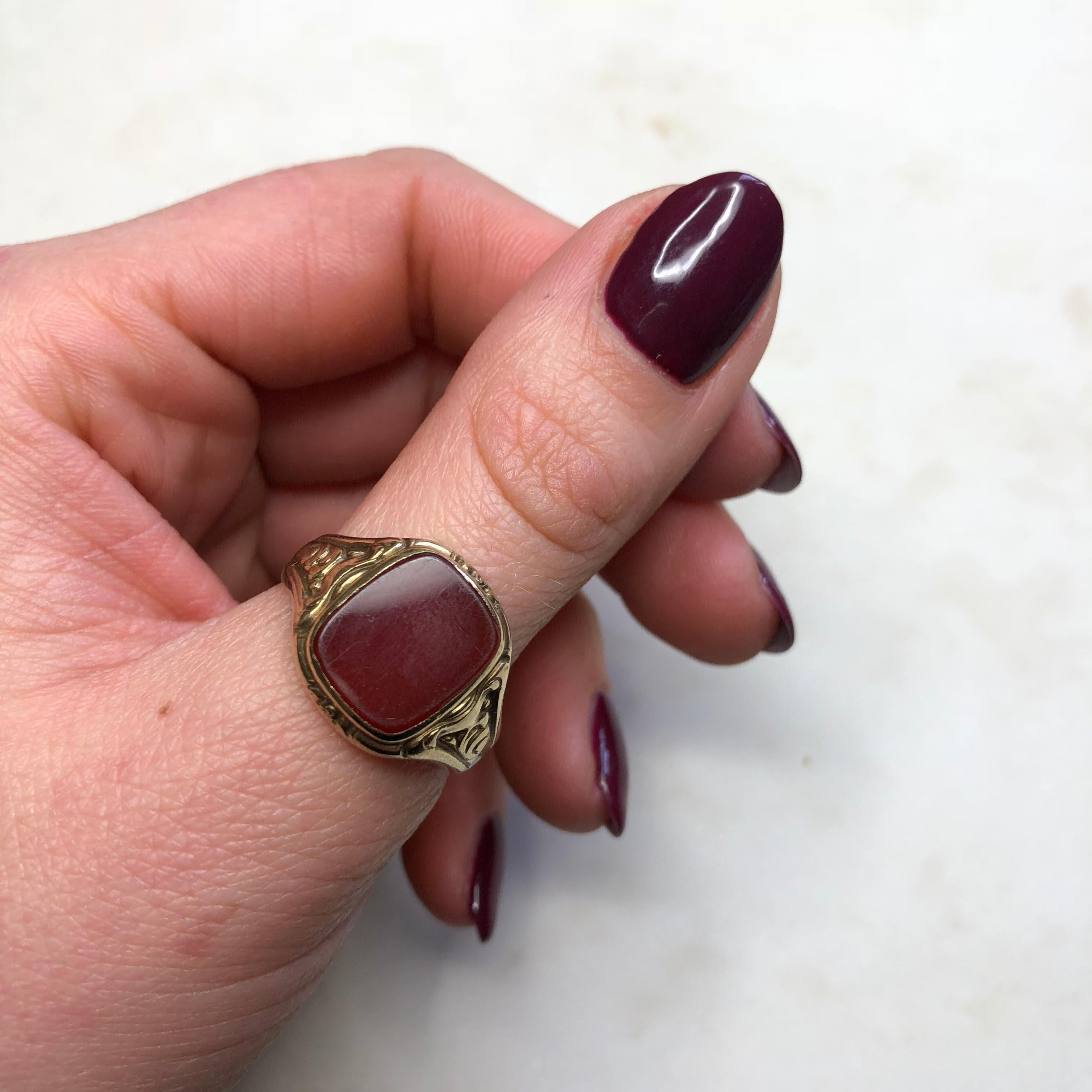 Late Victorian Carnelian and Gold Signet Ring 3