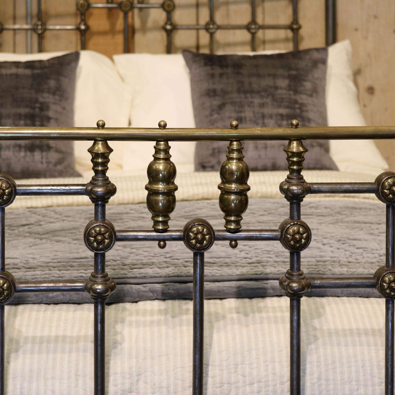 Late Victorian Cast Iron, Steel and Brass Antique Bed, MD103 In Good Condition In Wrexham, GB