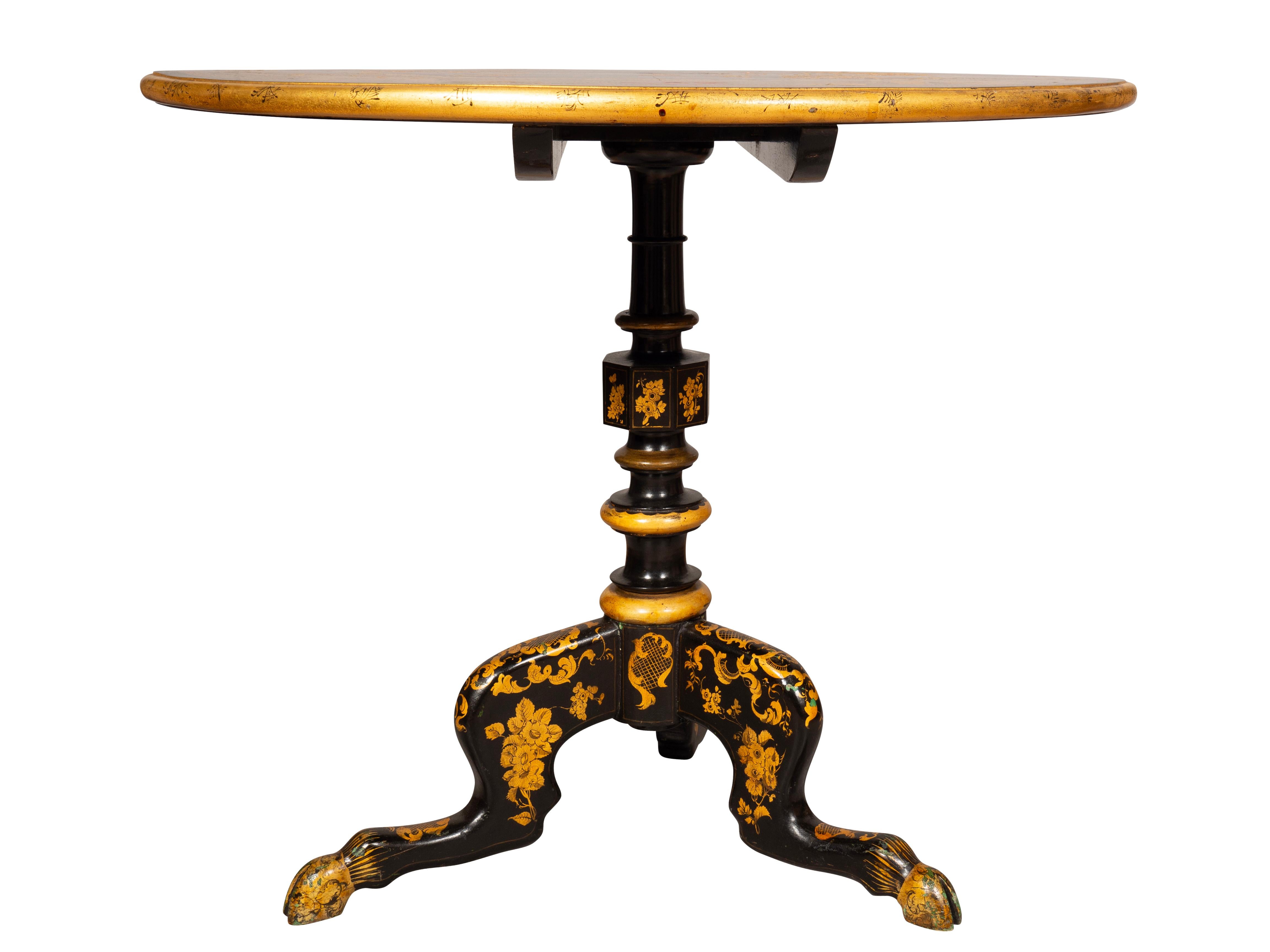 Late Victorian Chinese Export Style Tilt Top Table In Good Condition In Essex, MA
