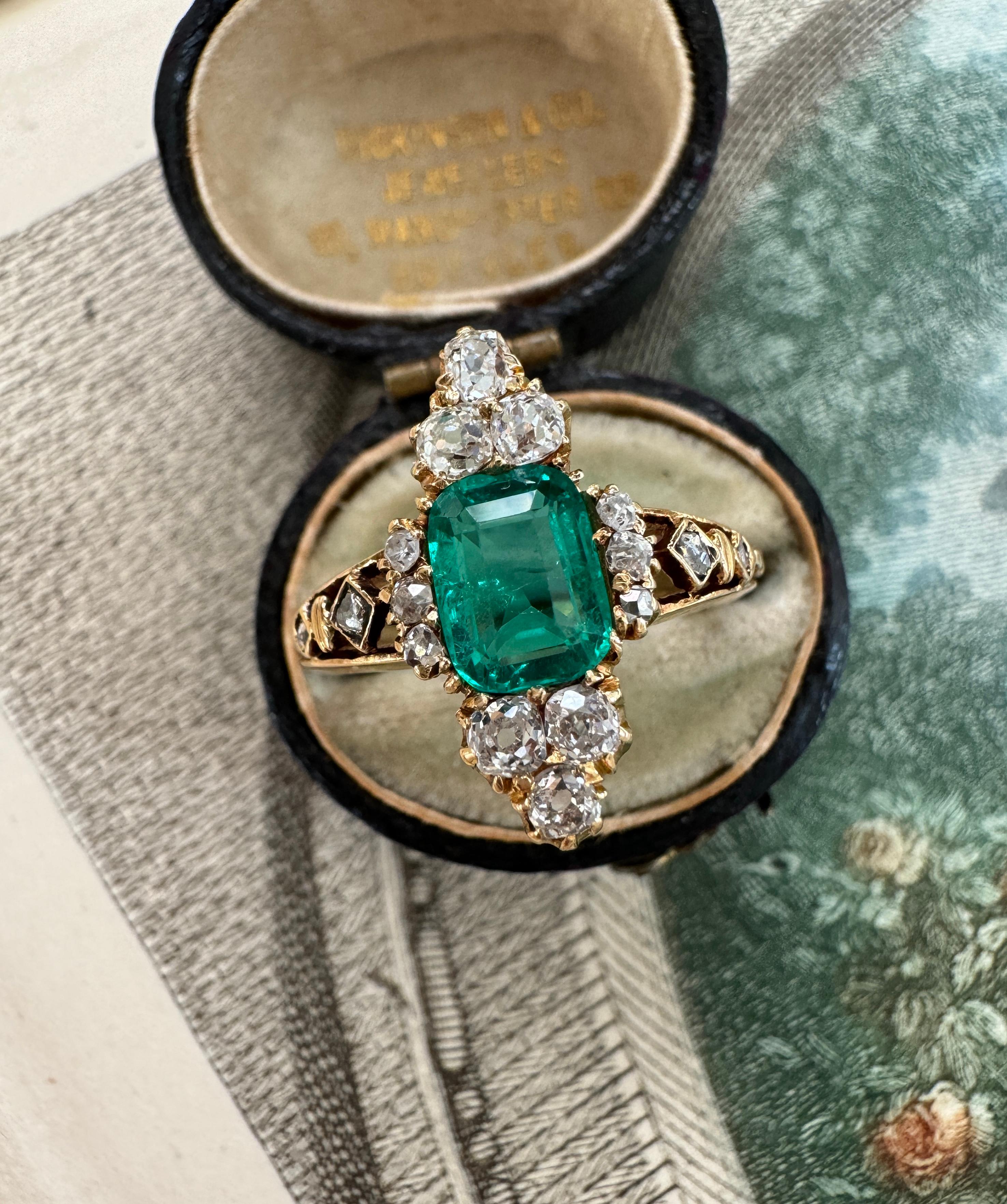Spätviktorianischer Smaragd- und Diamantring aus Kolumbien - GIA F1 Damen