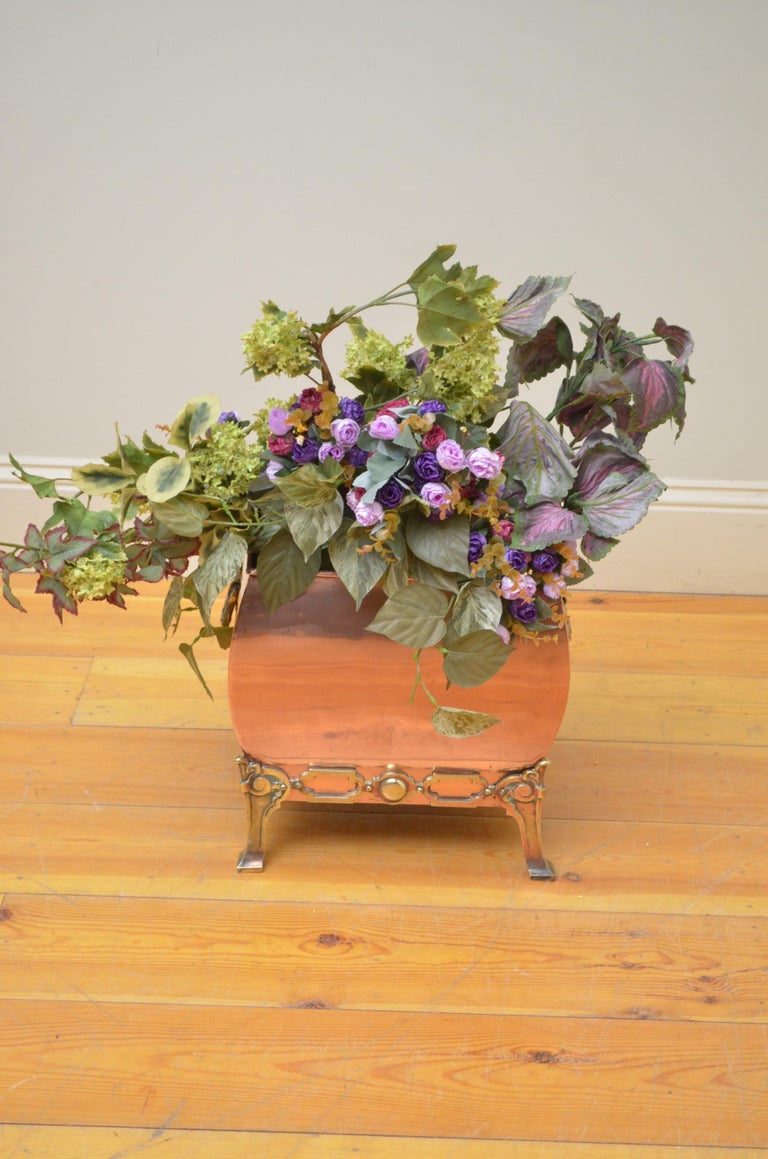 Late Victorian Copper Planter or Log / Coal Bucket For Sale 3