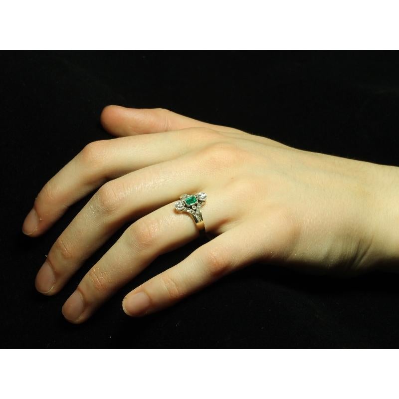 Late Victorian Antique Diamond Emerald Engagement Ring, 1900s         9