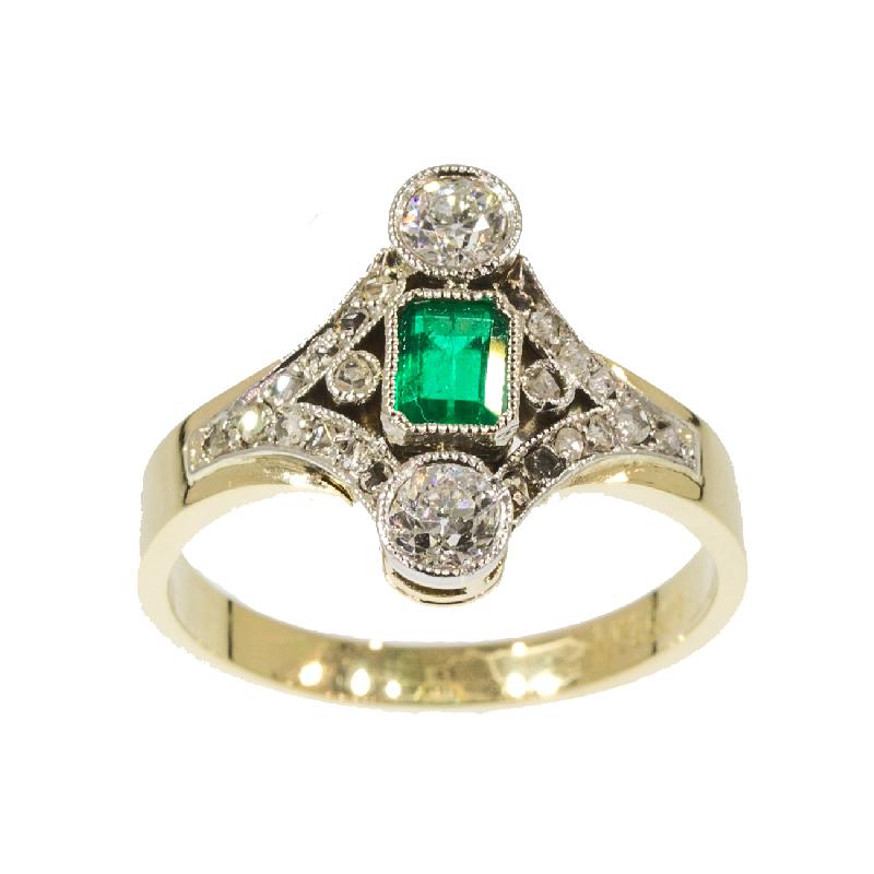 Late Victorian Antique Diamond Emerald Engagement Ring, 1900s         1